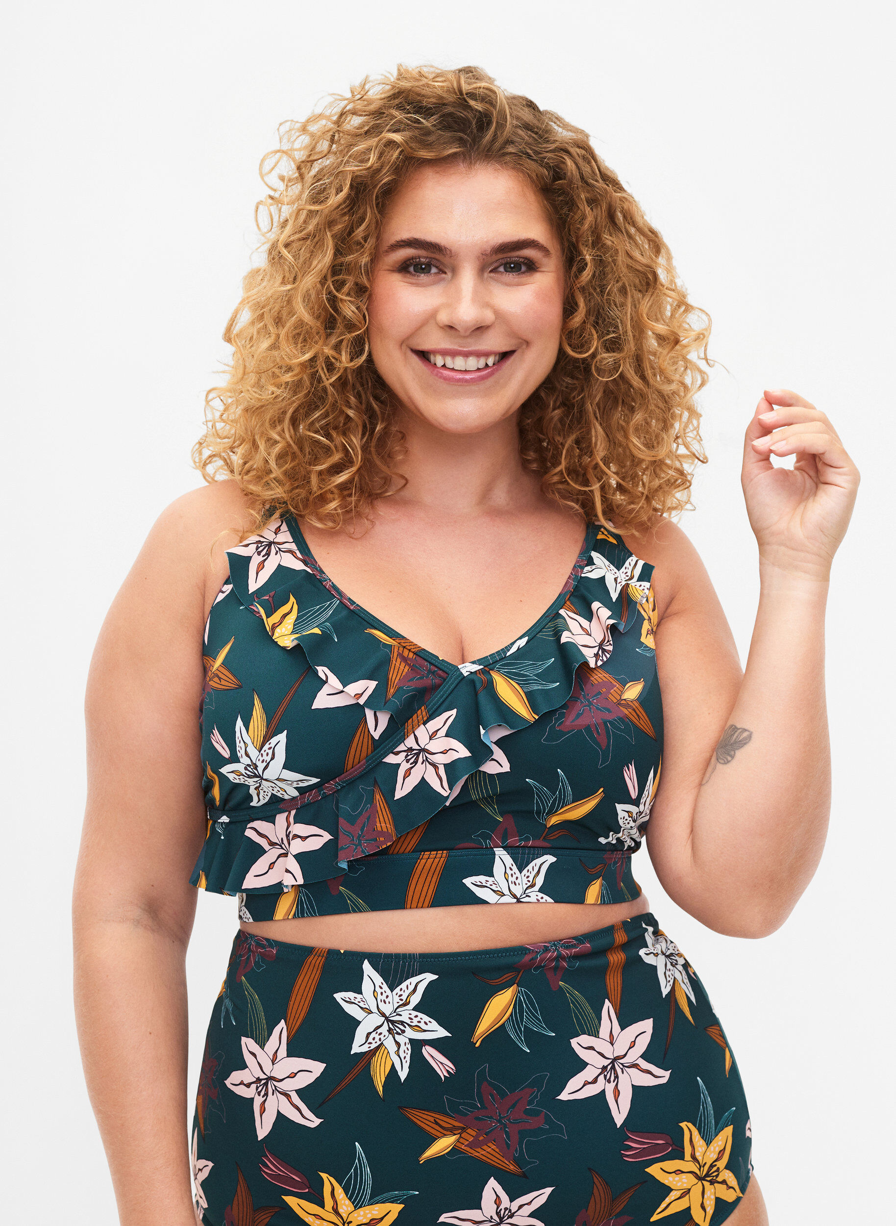 ZizzifashionFloral bikini top with ruffle details, Green, Model image number 0