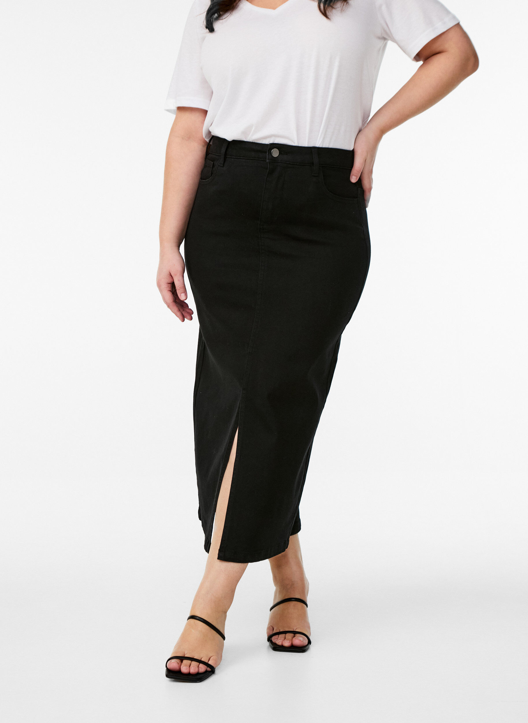 Zizzifashion Midi denim skirt with a front slit, Black, Model image number 2