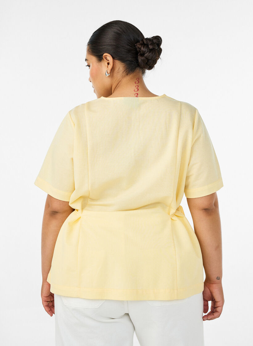 Blouse in a cotton blend with a V-neck and tie-string, Yellow, Model image number 2