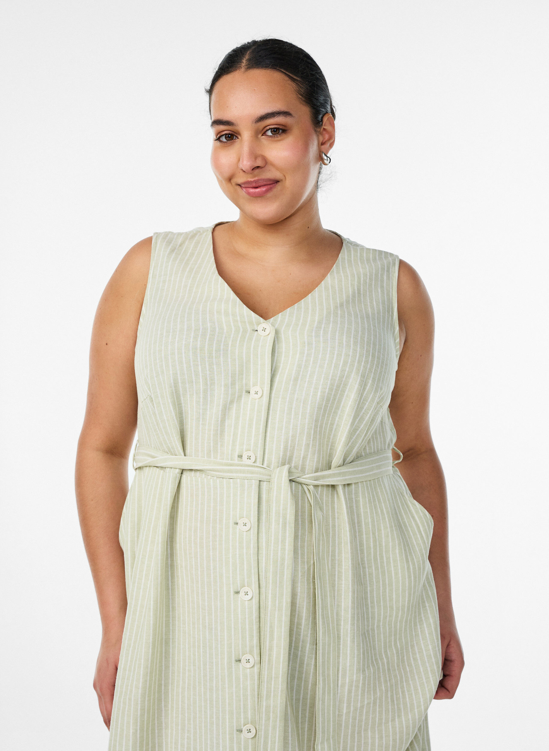 Zizzifashion Sleeveless striped midi dress in linen and viscose, Green, Model image number 2
