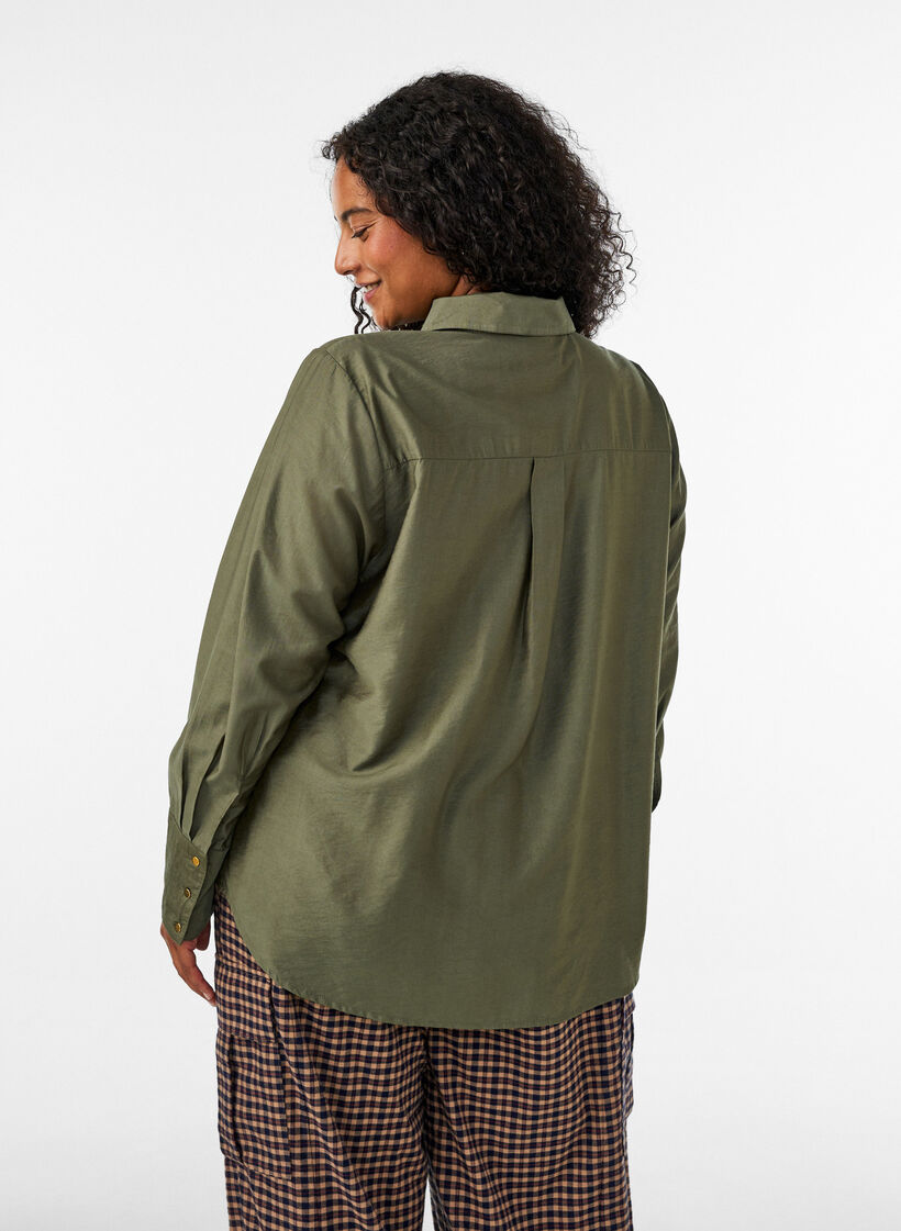 Viscose shirt with golden buttons, Green, Model image number 2