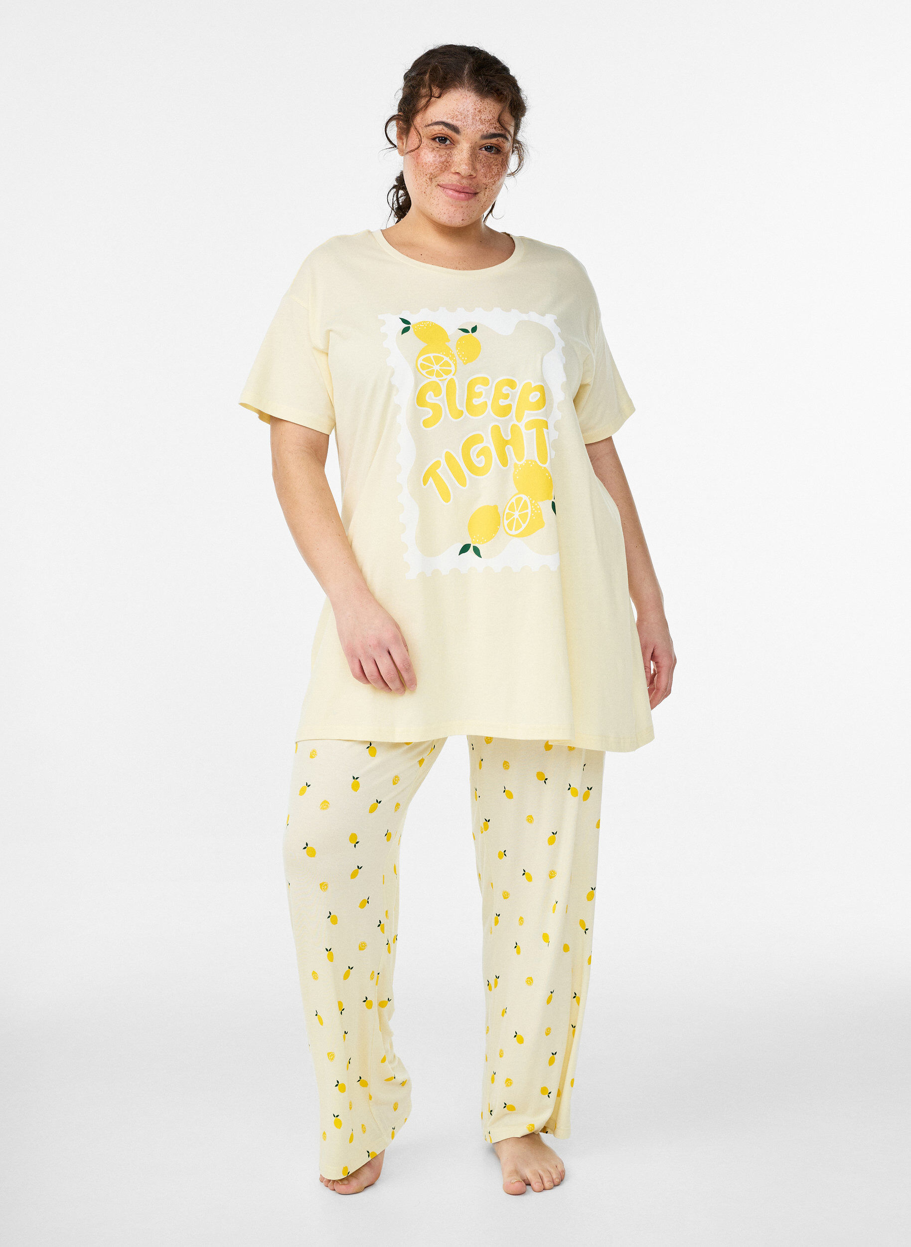 Pyjama trousers in soft jersey with high waist and fruit print, Yellow, Model
