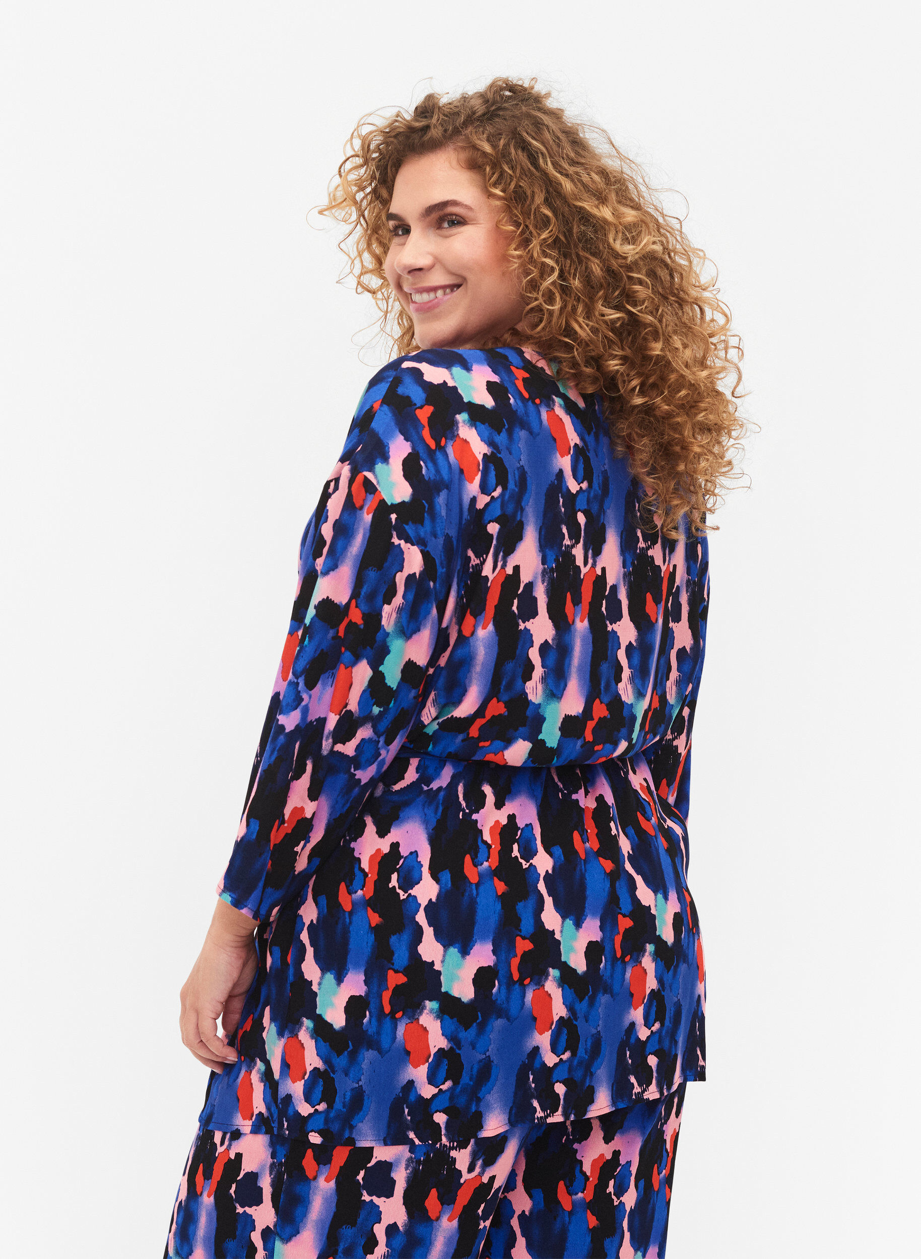 Zizzifashion Kimono in viscose with print, Colorful Animal, Model image number 1