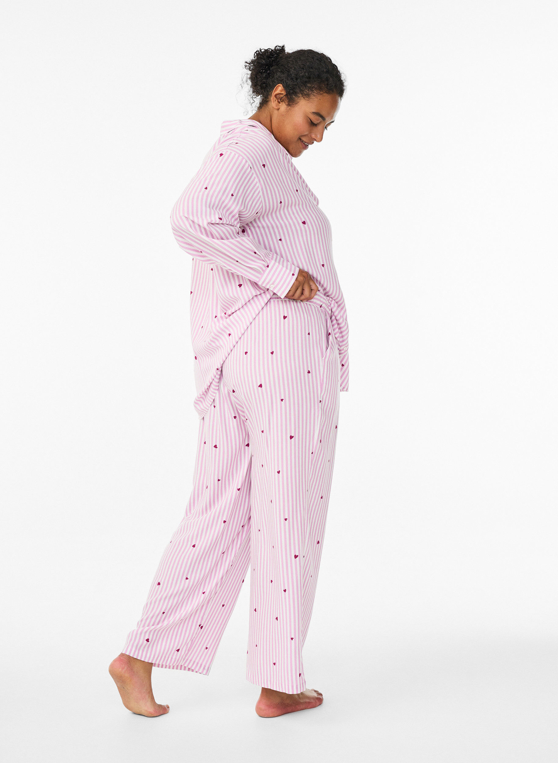 Zizzifashion Loose night trousers with stripes and hearts, Rose, Model image number 1