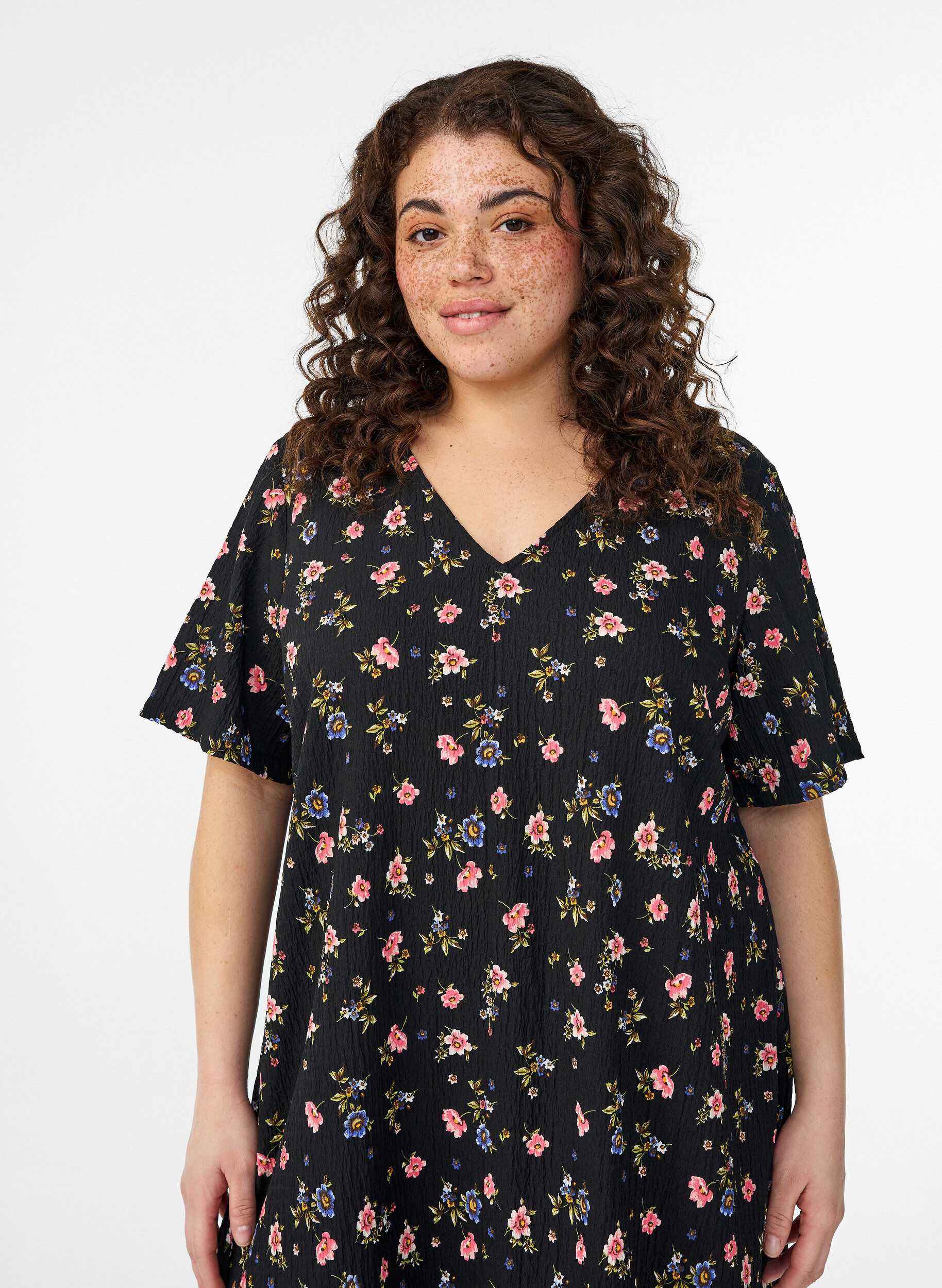 ZizzifashionShort-sleeved dress with V-neck, Black, Model image number 2