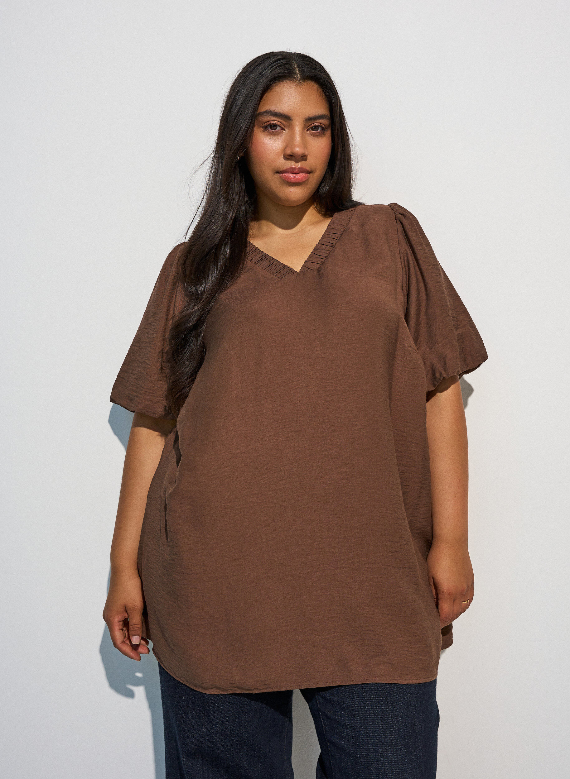 ZizzifashionTunic with balloon sleeves and a V-neck, Brown, Model image number 0
