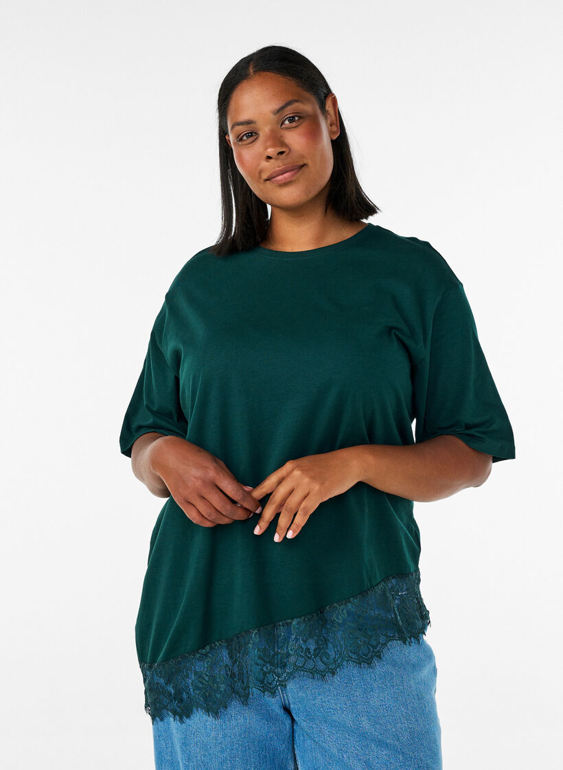 T-shirt with asymmetric lace hem, Green, Model image number 0