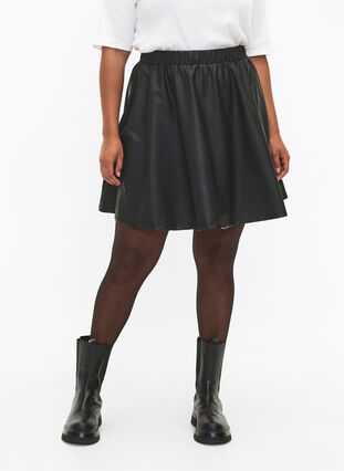 Imitated leather skirt with loose fit, Black, Model image number 2
