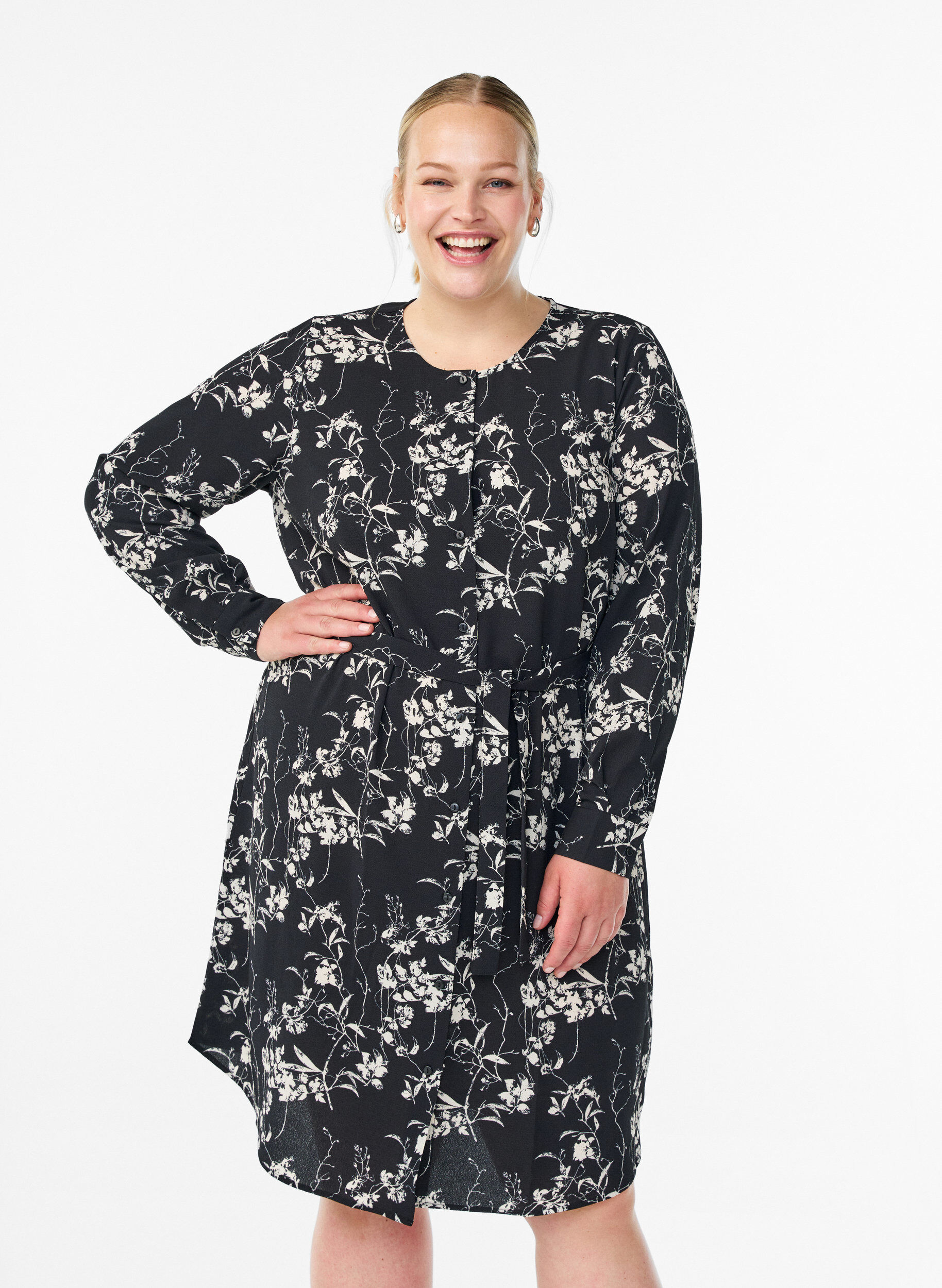 Long-sleeved shirt dress with tie belt, Black, Model