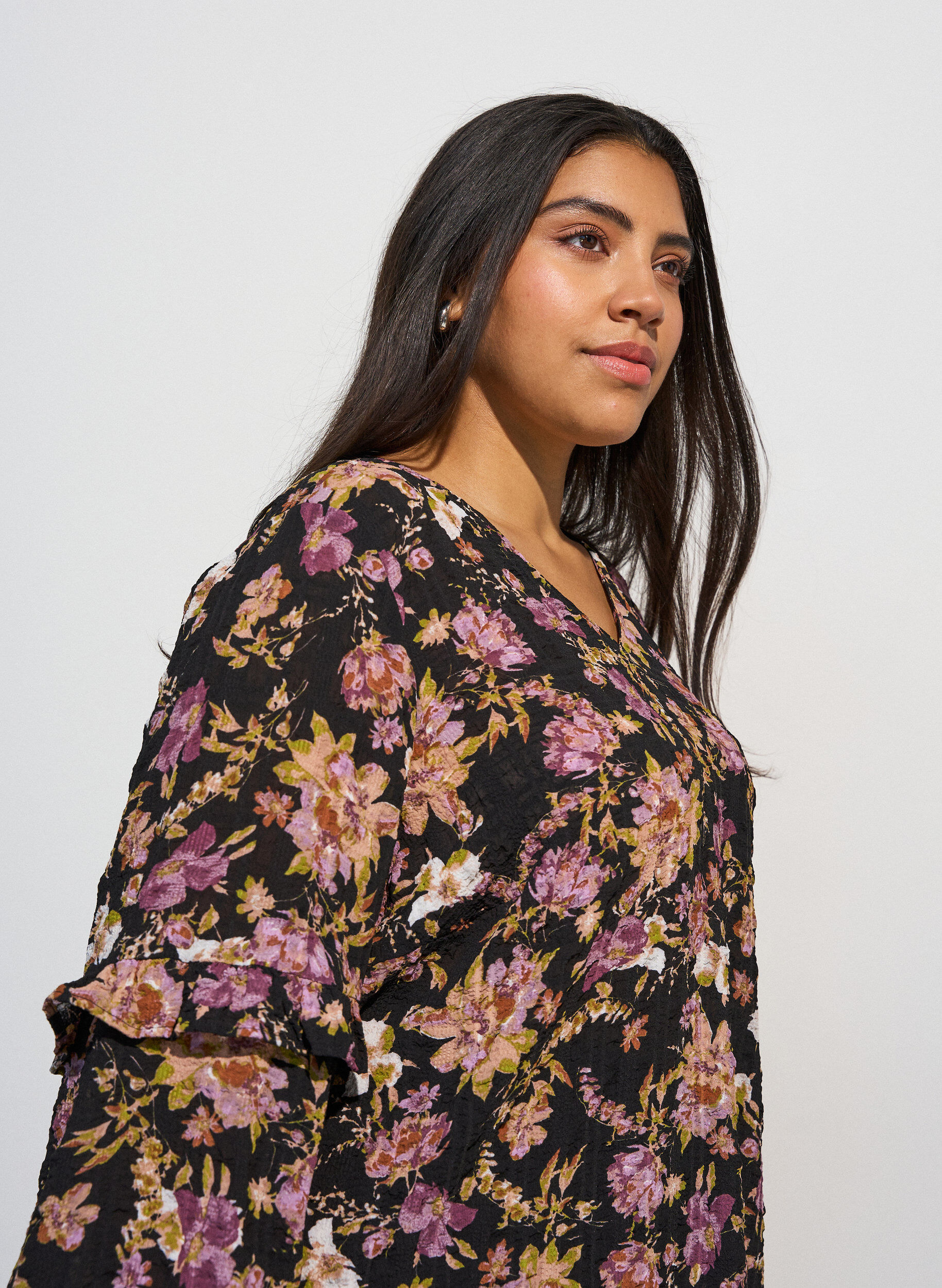 ZizzifashionBlouse with floral print and ruffle details, Black, Model image number 3