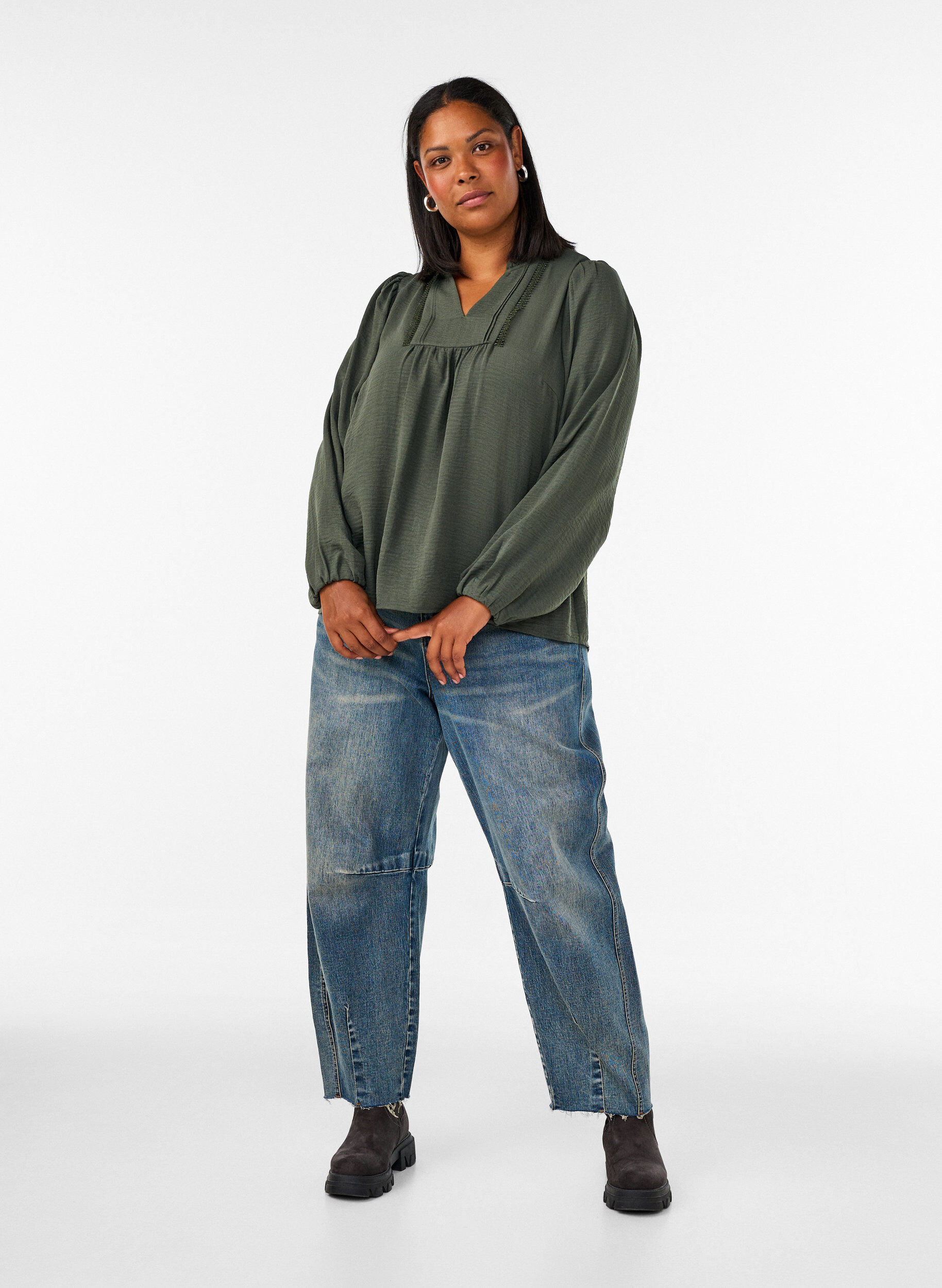 ZizzifashionBlouse with V-neck and crochet trim, Green, Model image number 1