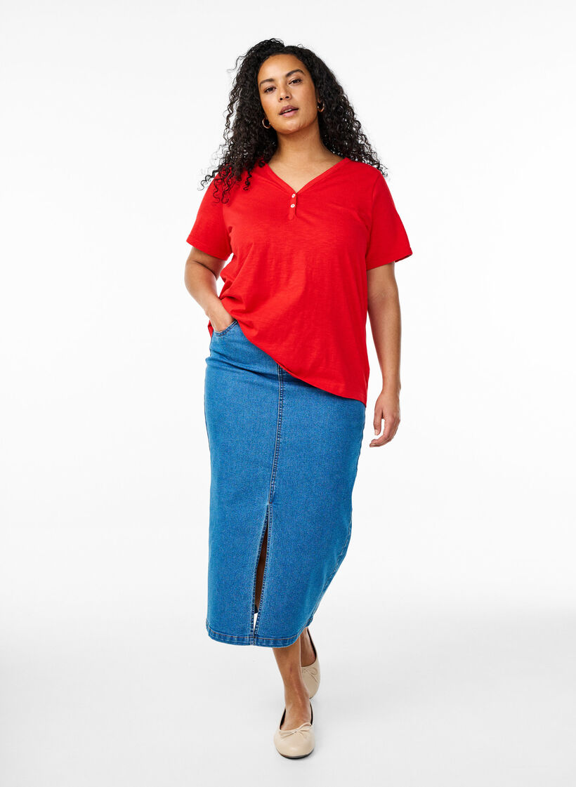 T-shirt with button detail, Red, Model image number 1
