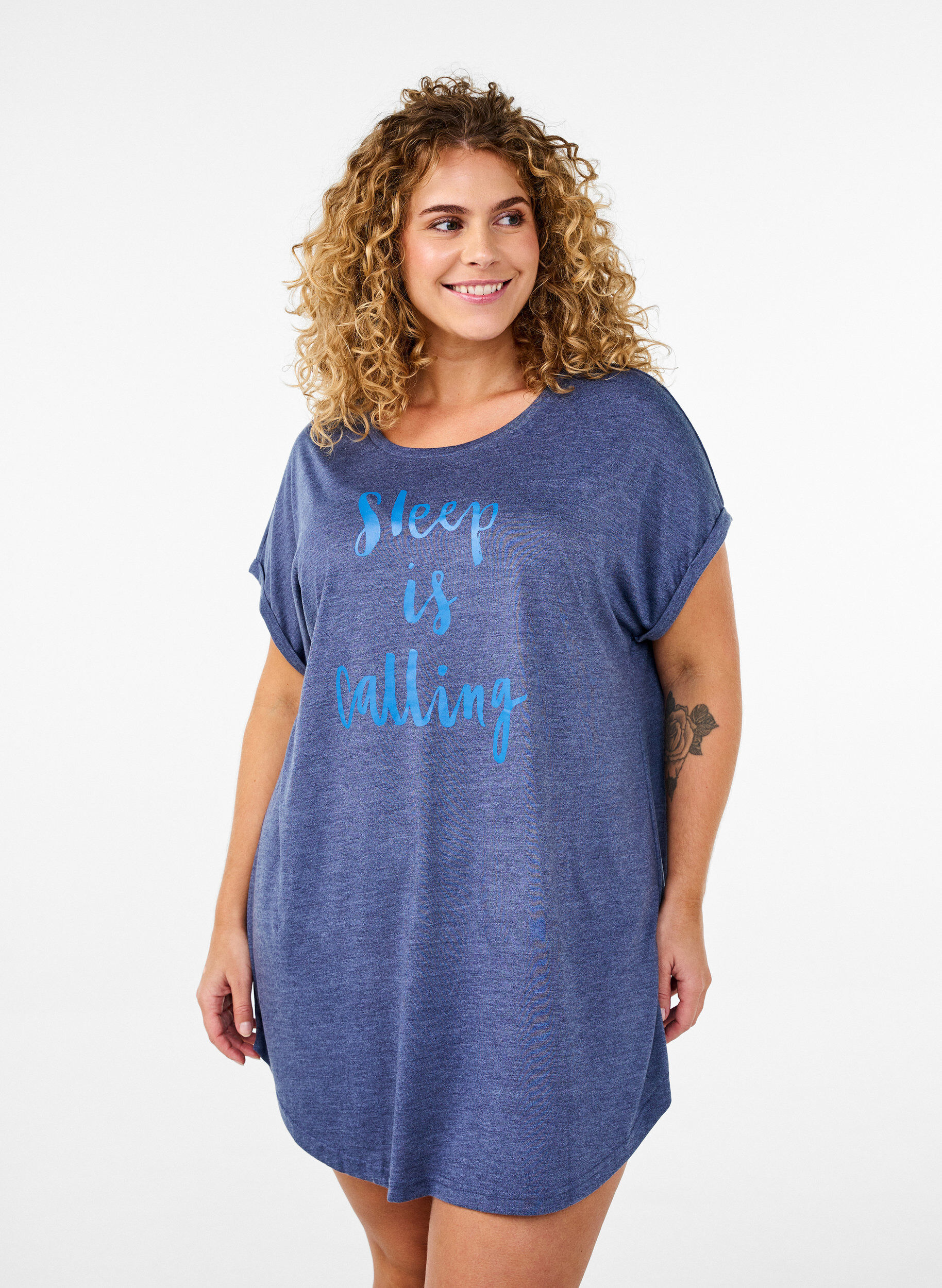 Short sleeve nightgown with text print, , Model
