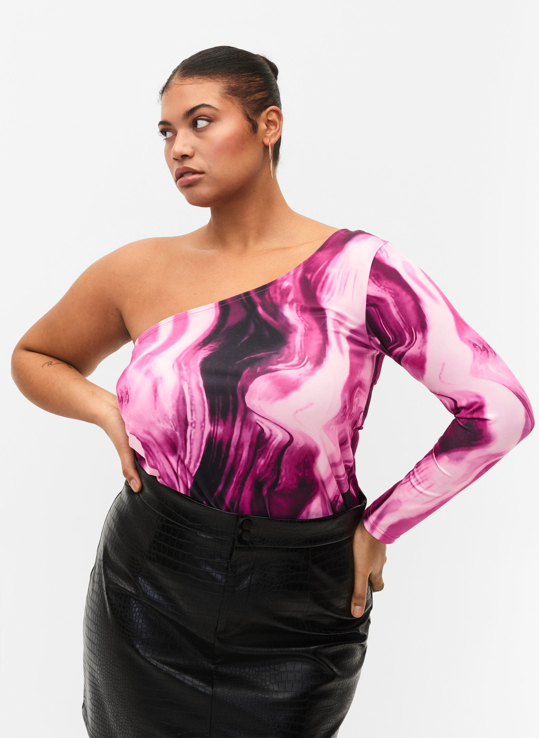 Zizzifashion One-shoulder blouse with print, Raspberry Rose AOP, Model image number 0