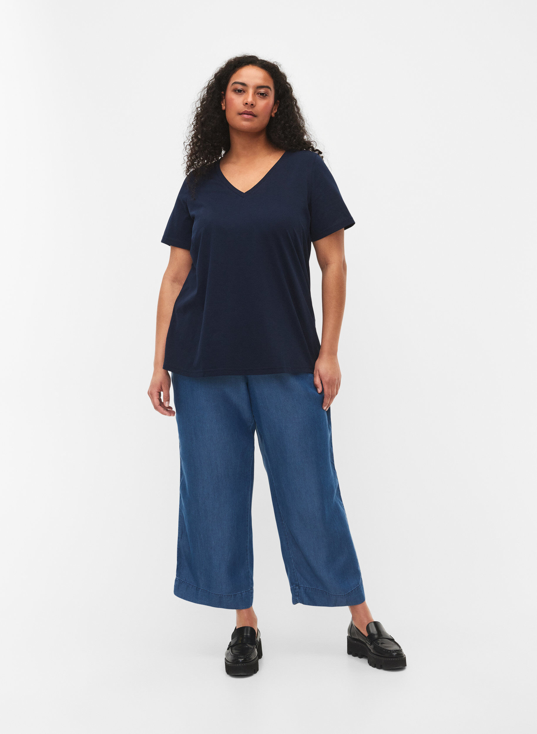 Zizzifashion Short sleeve t-shirt with v-neckline, Blue, Model image number 1