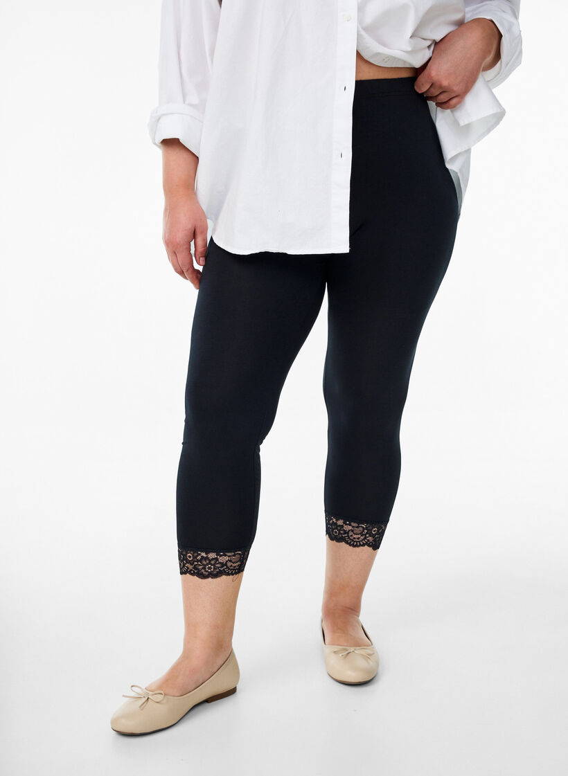 Basic 3/4 leggings with lace trim, Black, Model image number 0