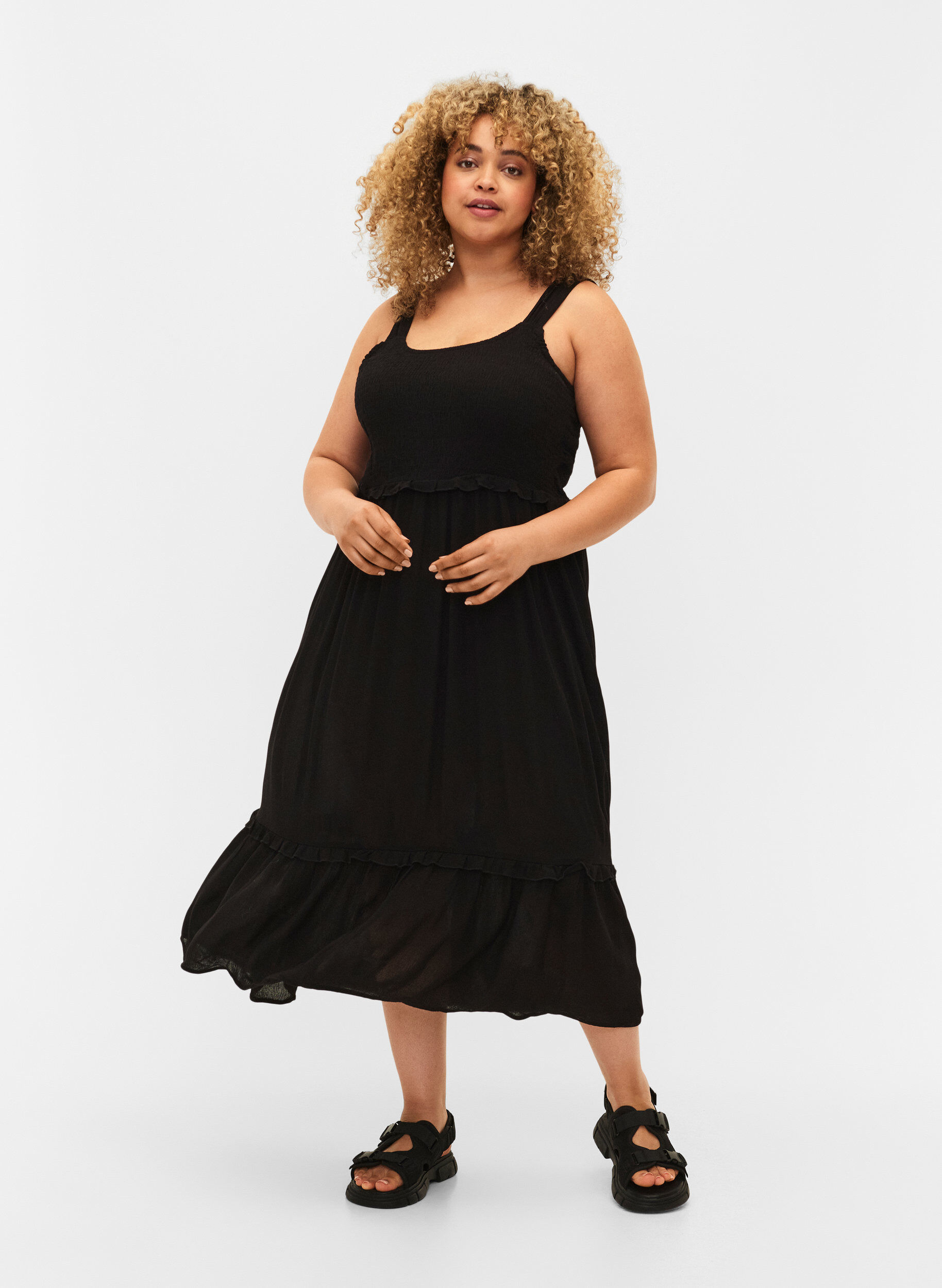 Zizzifashion Viscose midi dress with smock, Black, Model image number 0