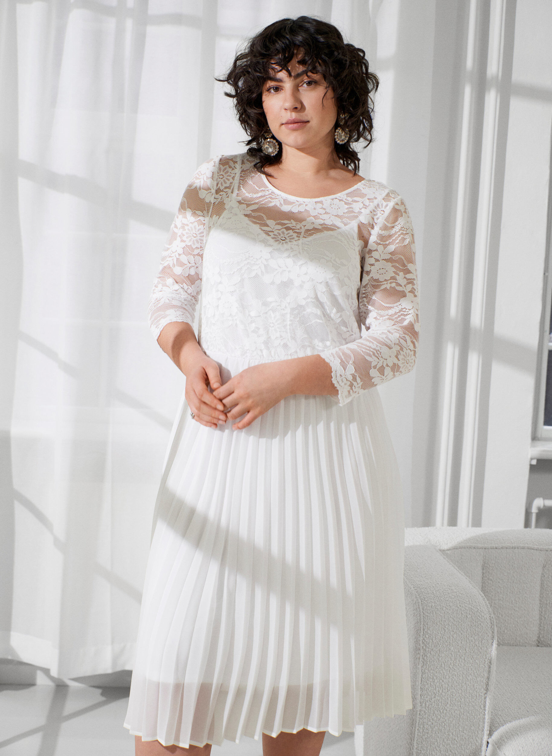 Zizzifashion Pleated dress with lace and 3/4 sleeves, Bright White, Image image number 0
