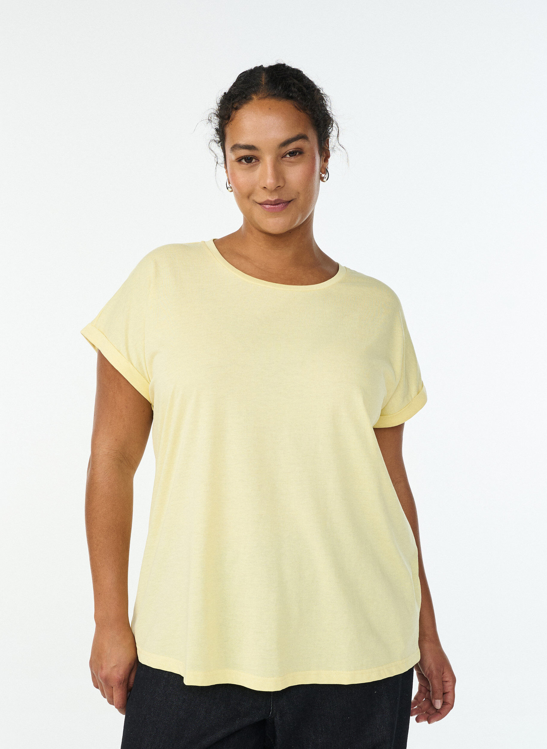 Short-sleeved cotton blend t-shirt, Yellow, Model