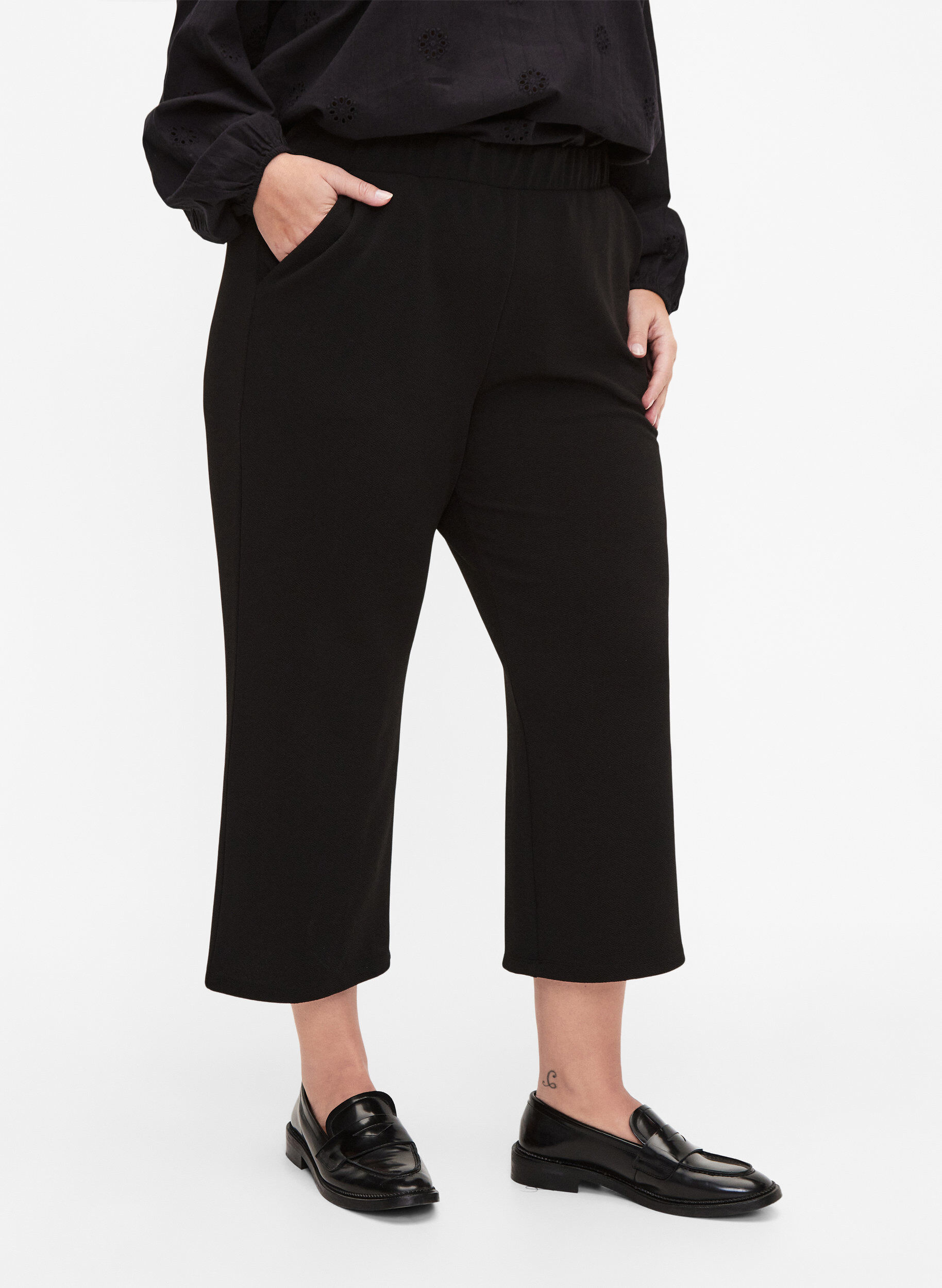 Zizzifashion Loose trousers with 7/8 length, Black, Model image number 2