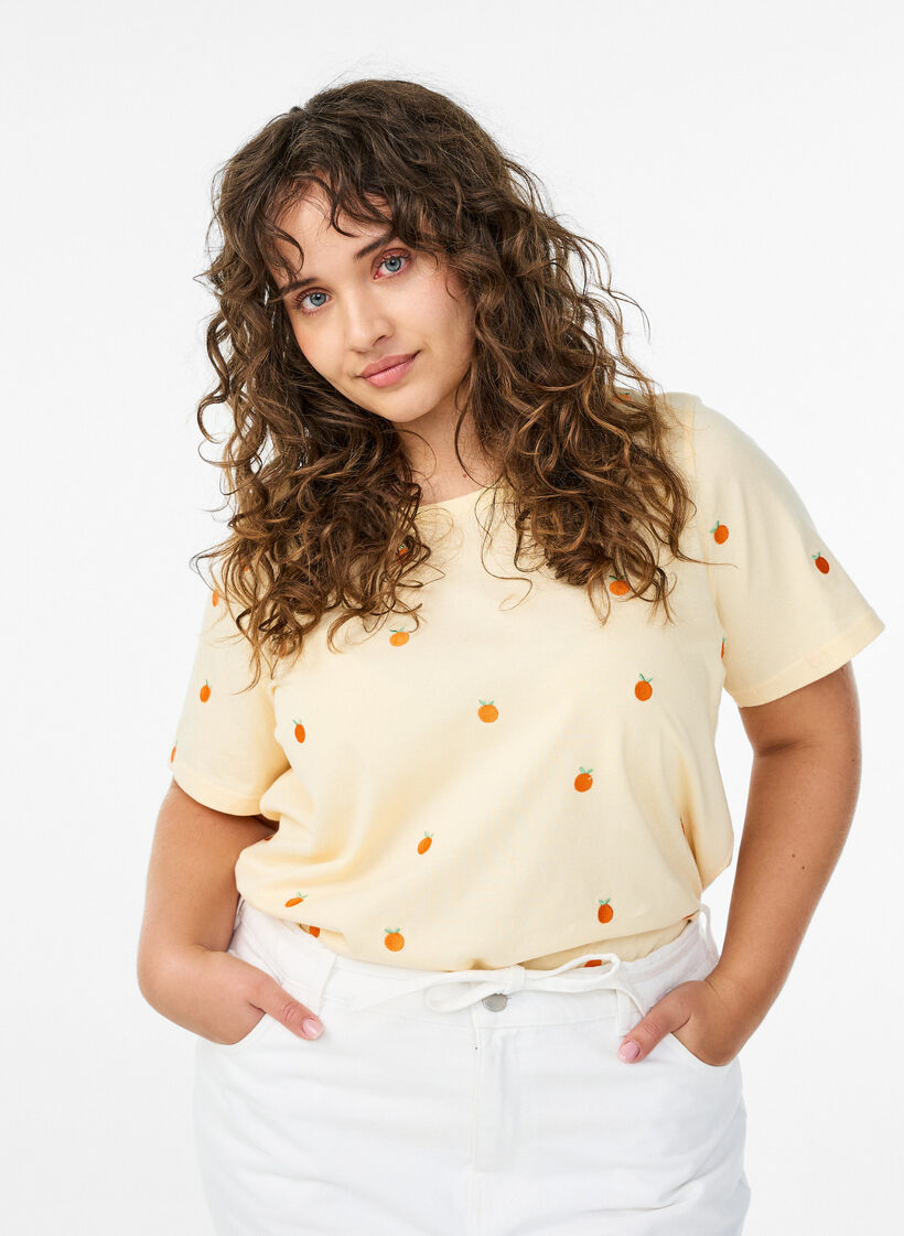 T-shirt in organic cotton with embroidered motifs, Yellow, Model image number 0