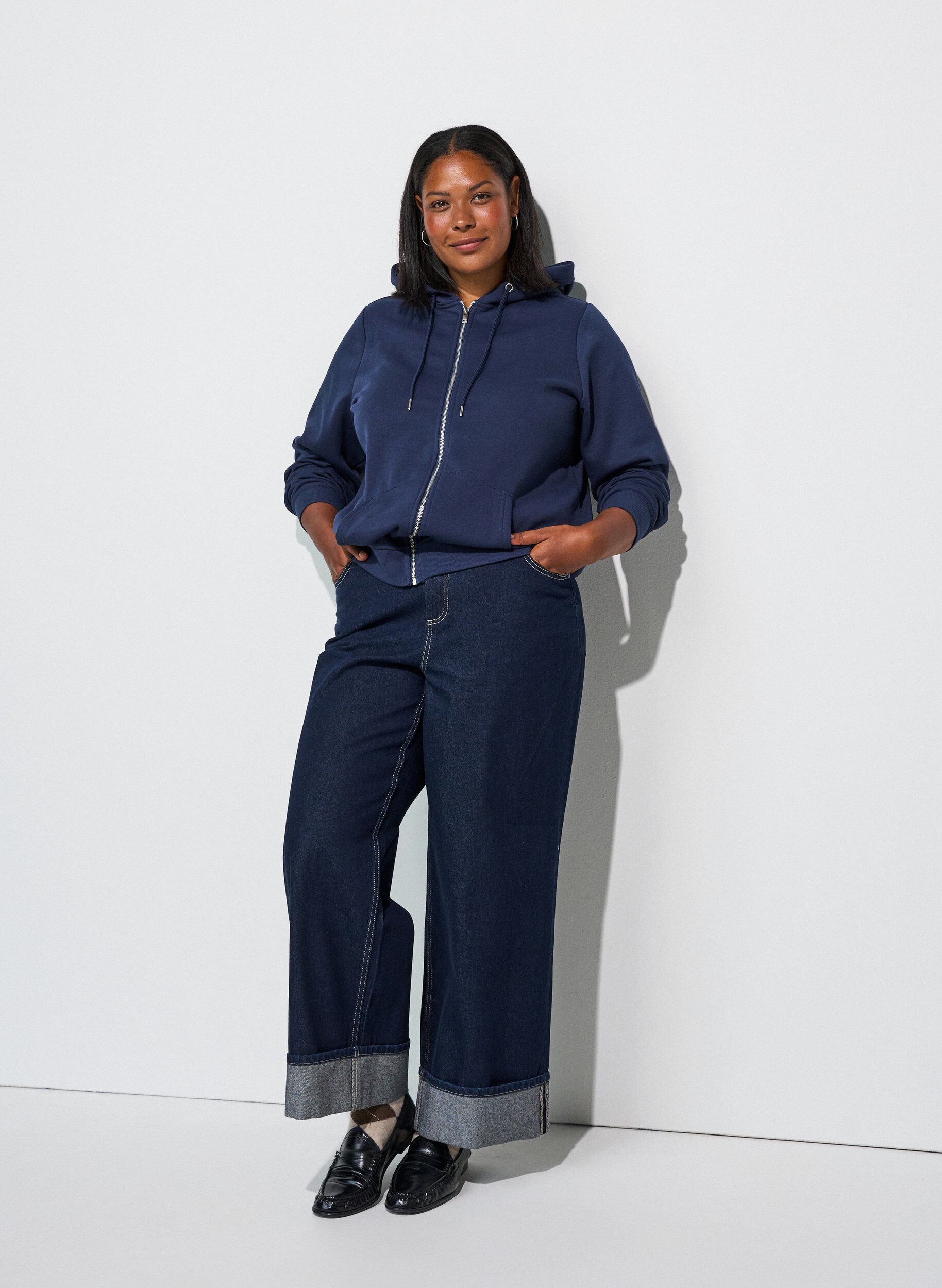 ZizzifashionHooded sweatshirt with a zip and pockets, Blue, Model image number 1