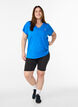 Loose training t-shirt with v-neck, Blue, Model image number 1