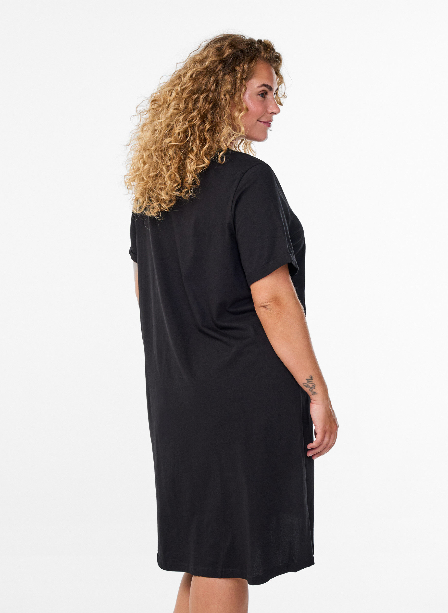 Zizzifashion Short-sleeved nightgown in organic cotton, Black, Model image number 2