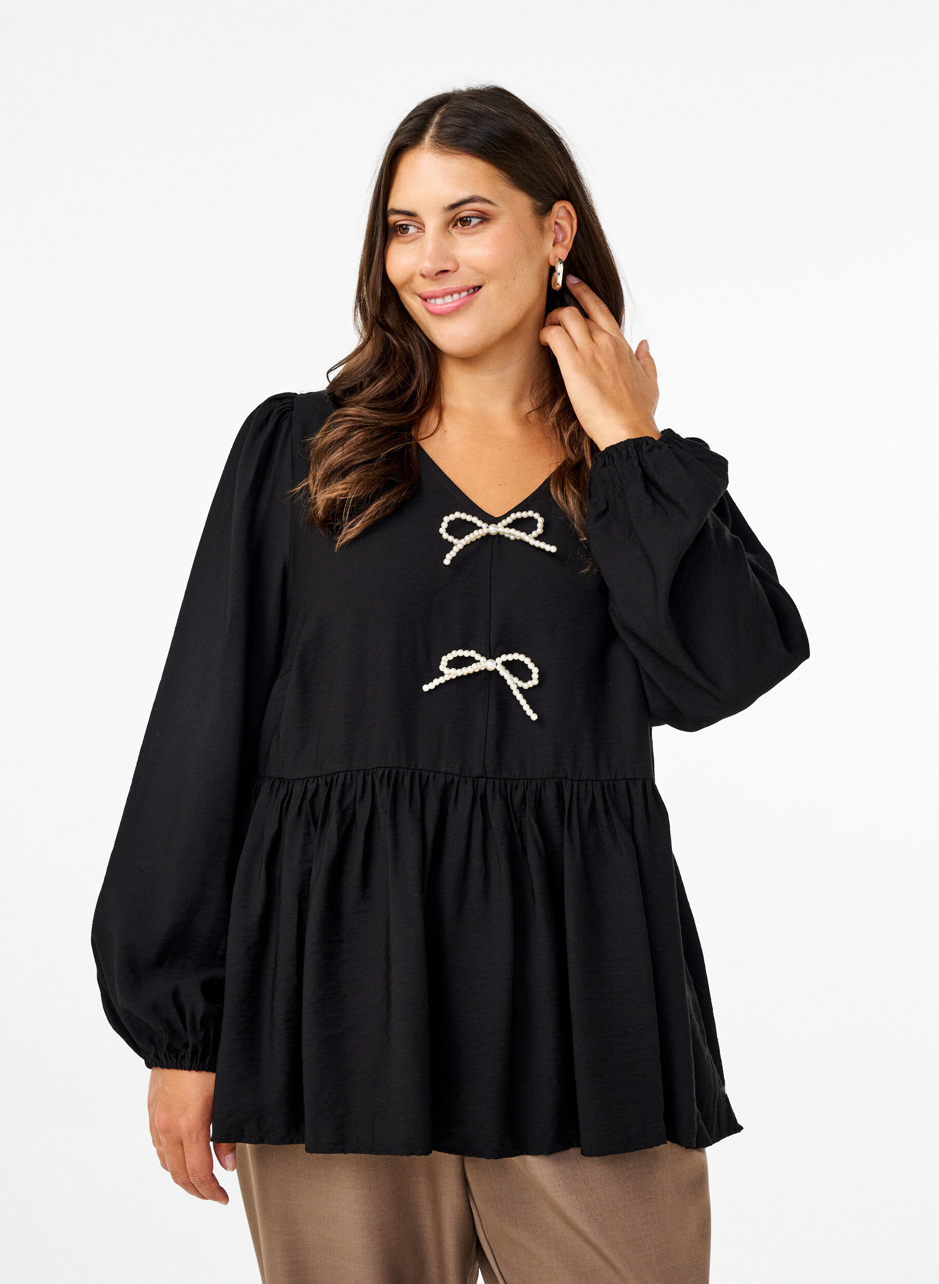 Zizzifashion Blouse with pearl bows and long sleeves, Black, Model image number 0