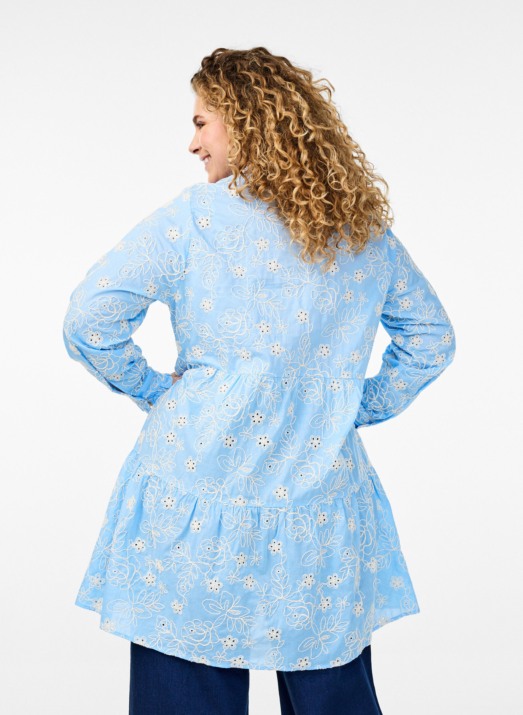 Zizzifashion Dress with embroidered flowers and long sleeves, Light Blue, Model image number 2