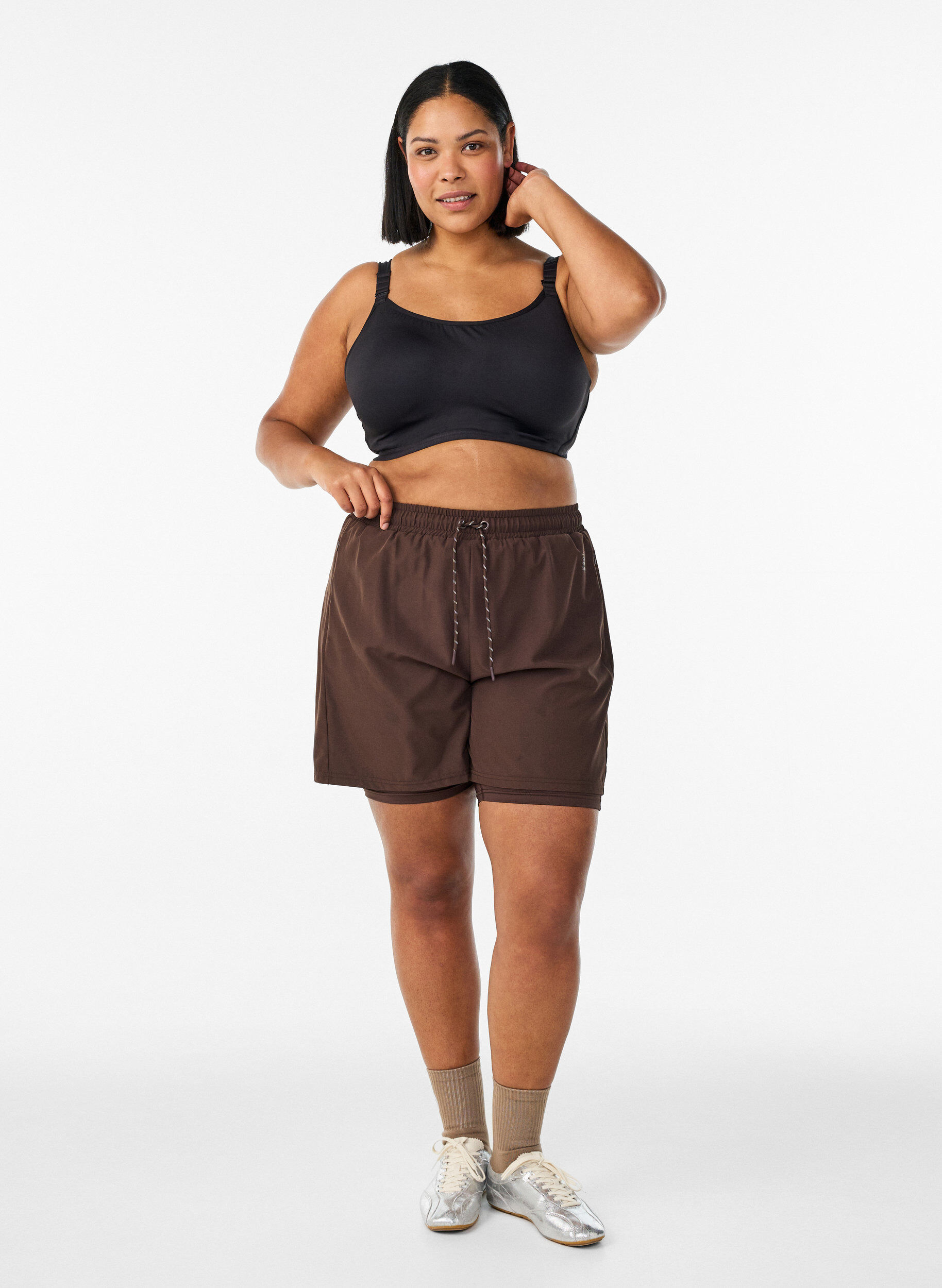 Zizzifashion High support sports bra with underwire and padded straps, Black, Model image number 1