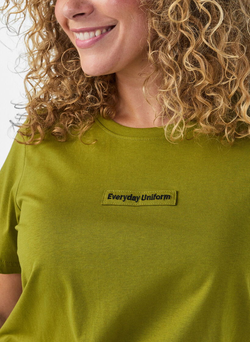 Cotton T-shirt with text badge, Green, Model image number 3