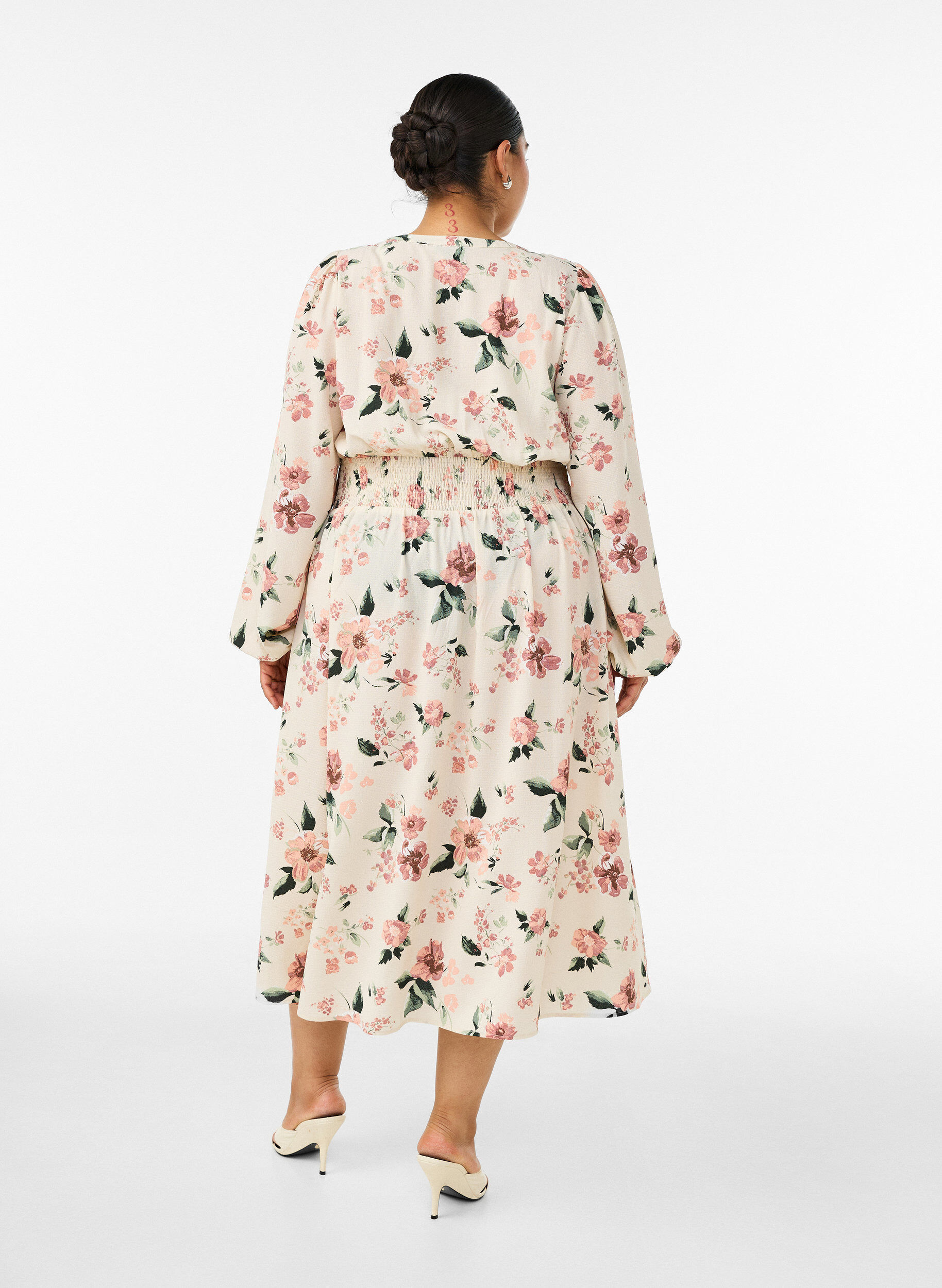 Zizzifashion Midi dress with smock and decorative buttons, Beige, Model image number 1