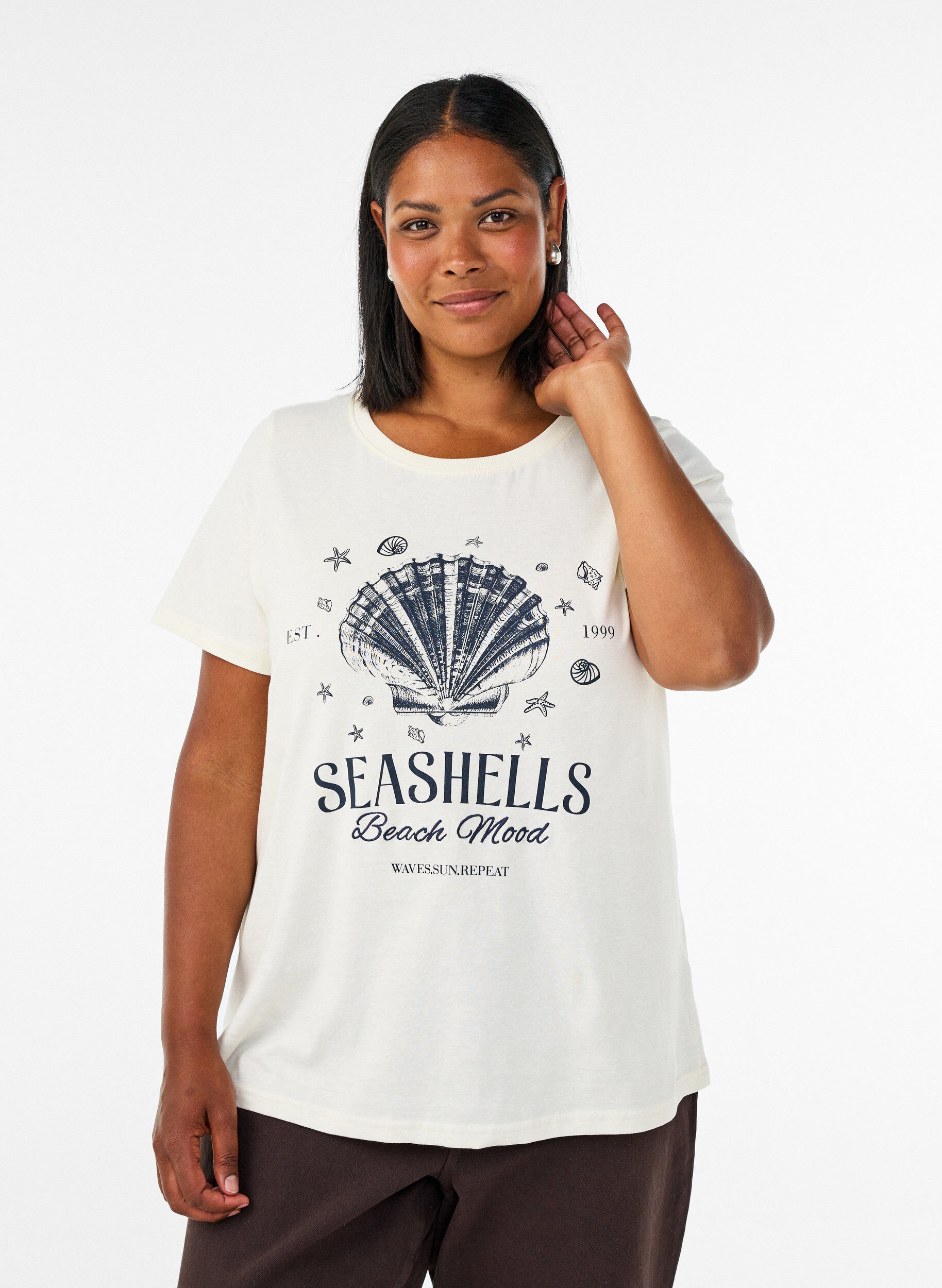 Cotton T-shirt with print, Vanilla, Model