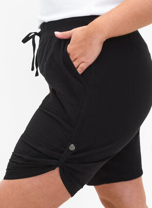 Loose cotton shorts with pockets, Black, Model image number 2