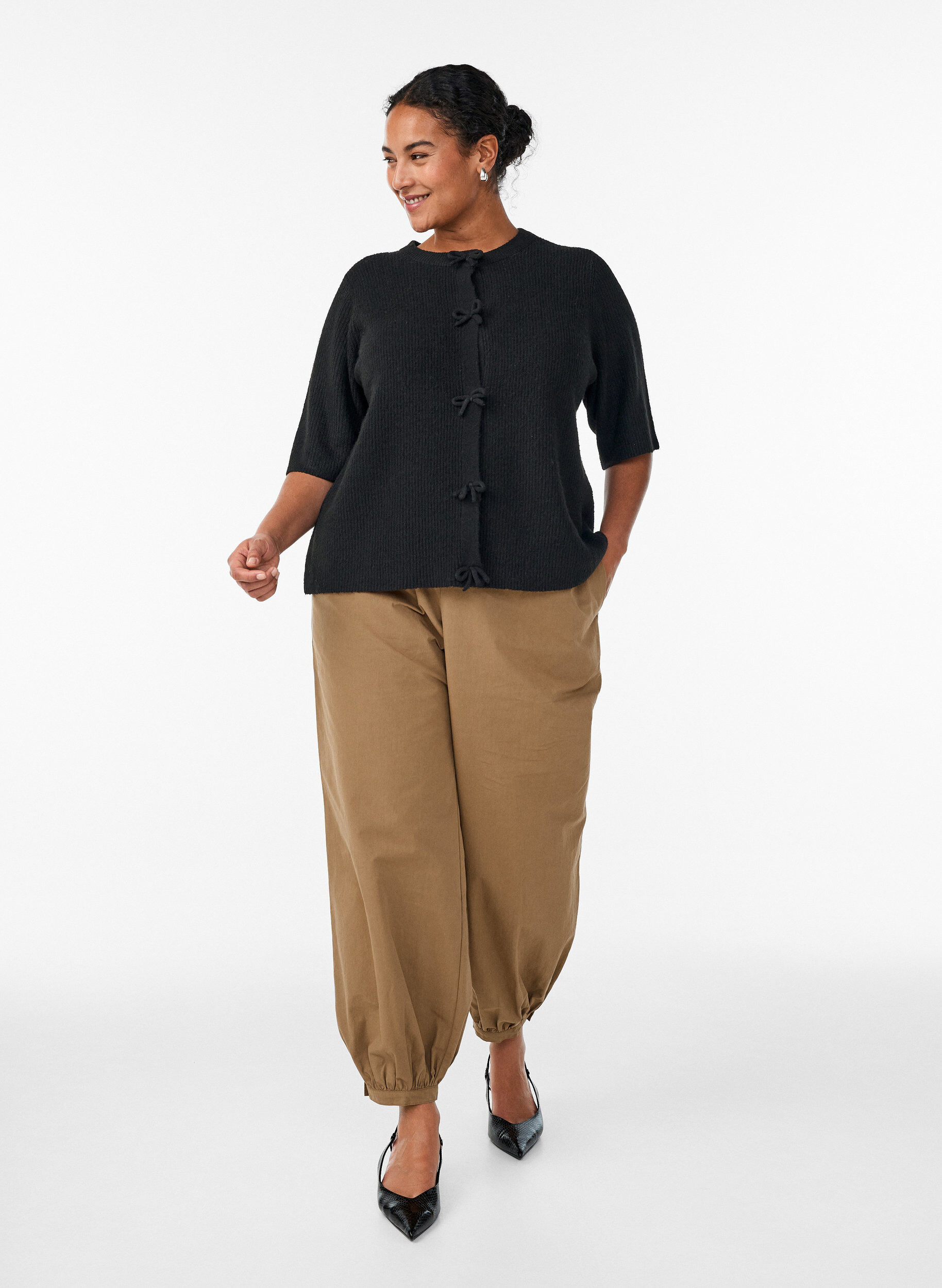 High-waisted cotton balloon trousers, Brown, Model