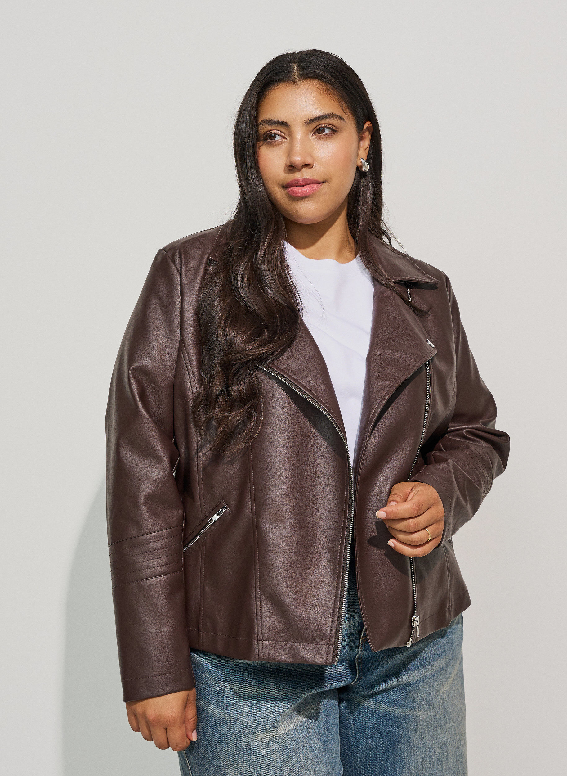 Biker jacket in faux leather, Brown, Model