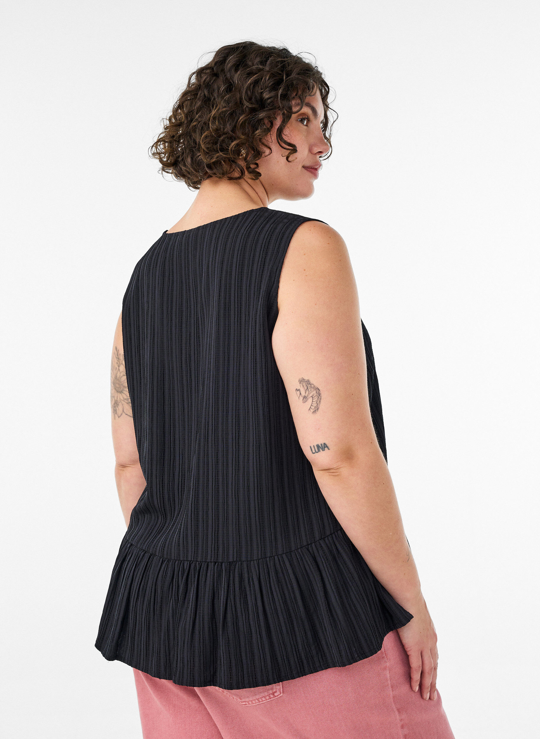 Zizzifashion Sleeveless blouse with texture and a tie fastening, Black, Model image number 2
