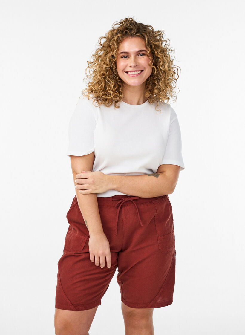 Loose cotton shorts with pockets, Red, Model image number 0