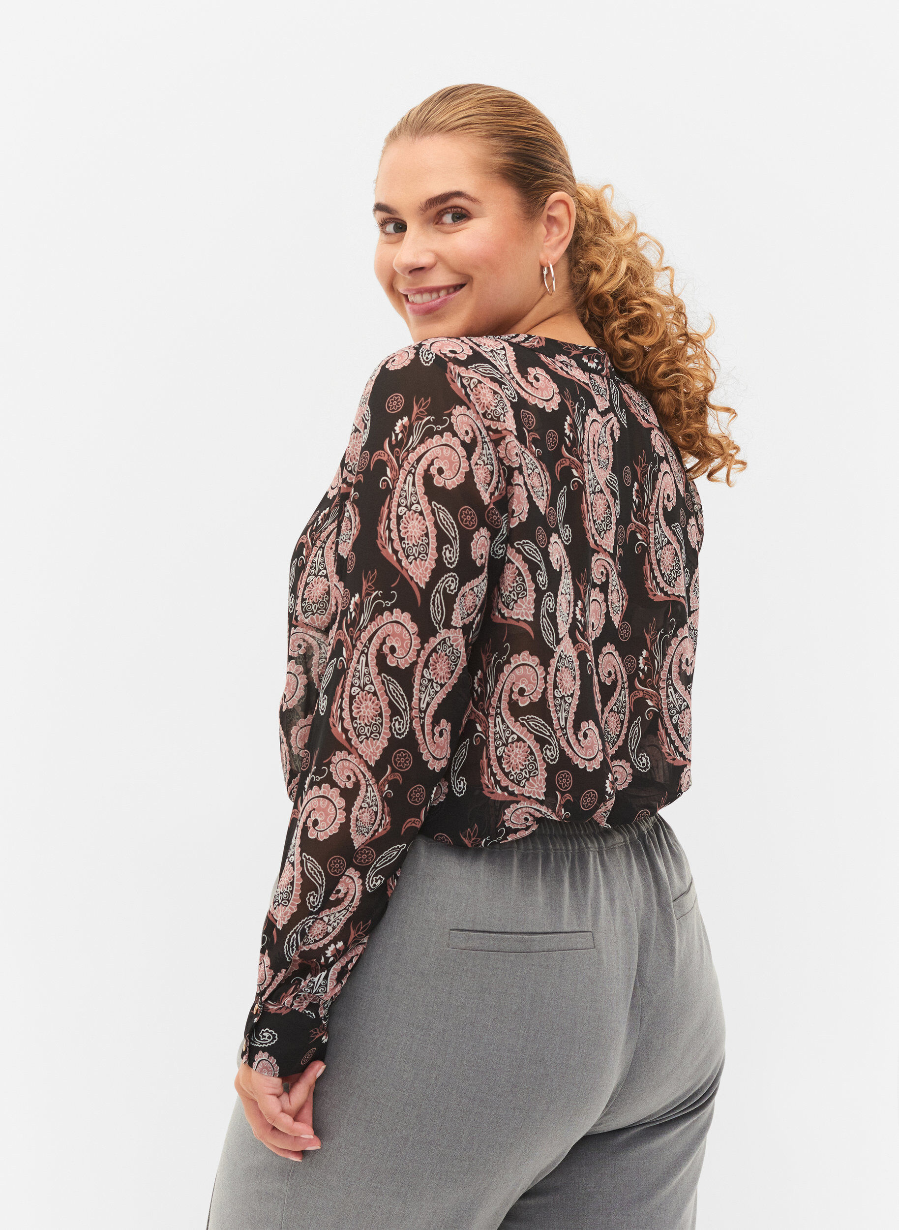 Zizzifashion Printed v-neck shirt, Black/Beige Paisley, Model image number 1