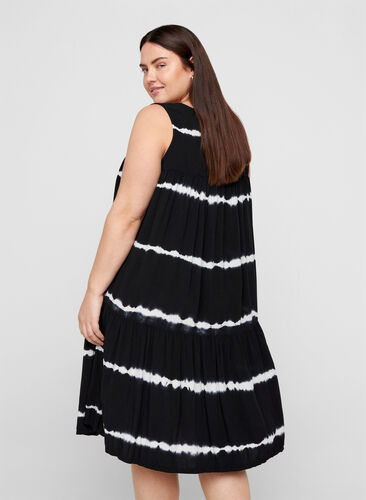Printed midi dress in viscose, Black Batik, Model image number 1