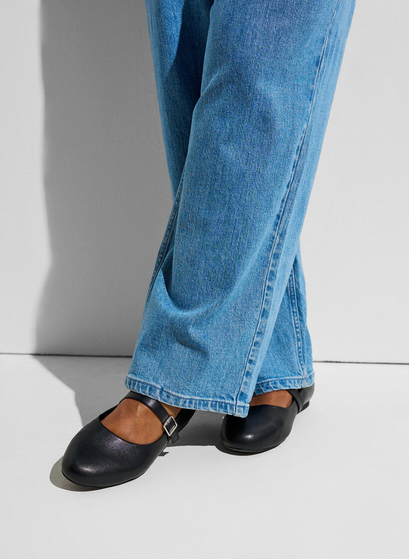 Ballerina in faux leather with strap, Black, Model image number 0