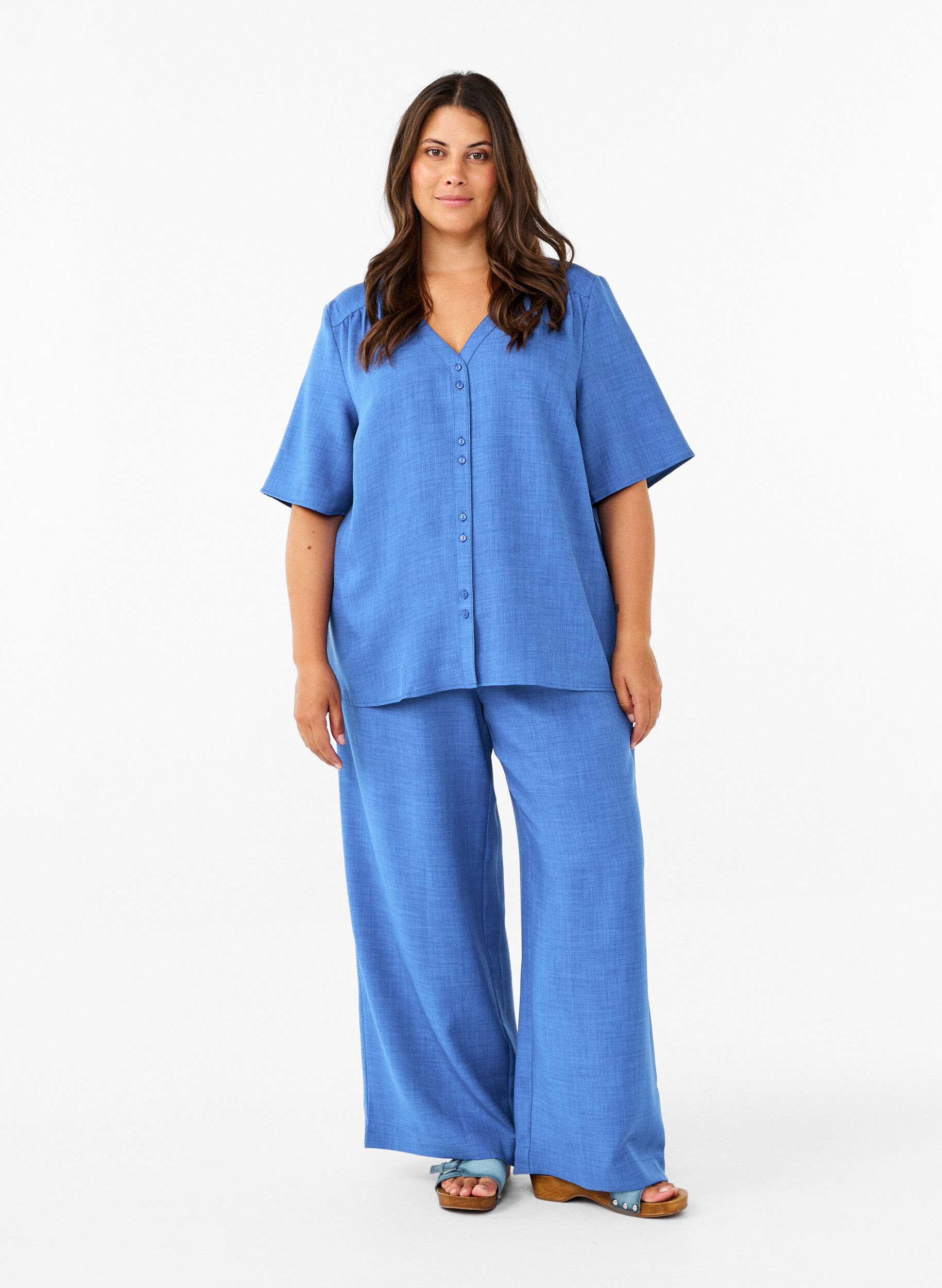 Zizzifashion V-neck shirt blouse with short sleeves, Blue, Model image number 1