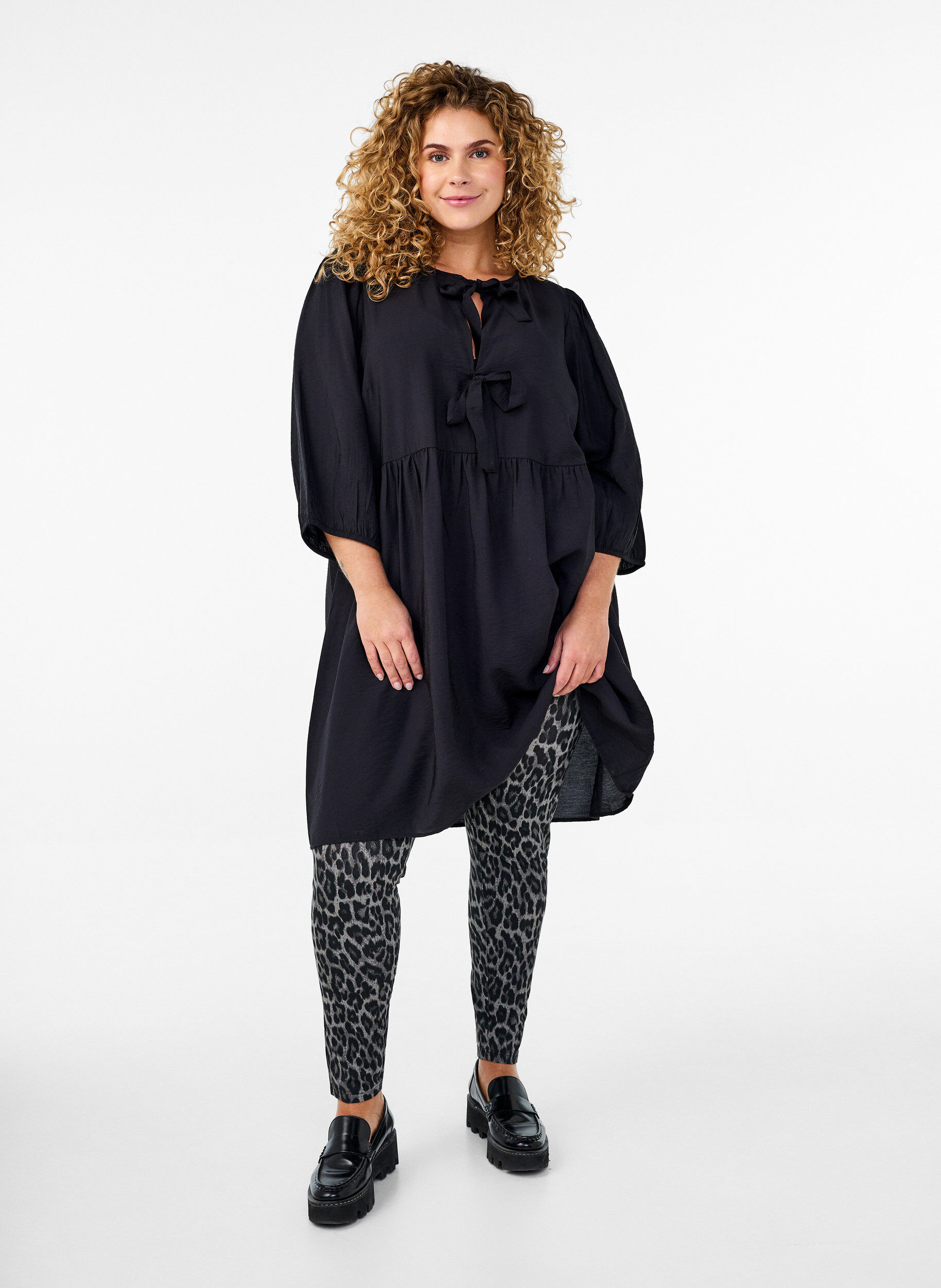 Zizzifashion Viscose leggings with leopard print, Dark Grey, Model image number 1