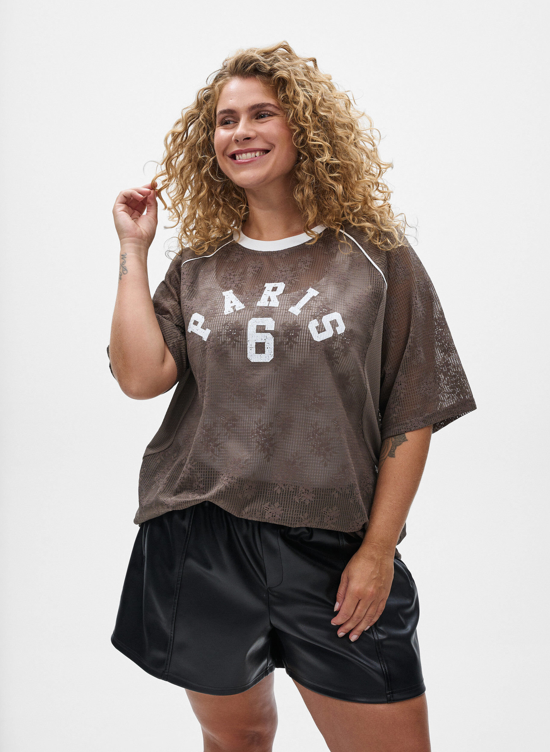 Lace T-shirt with text print, Brown, Model