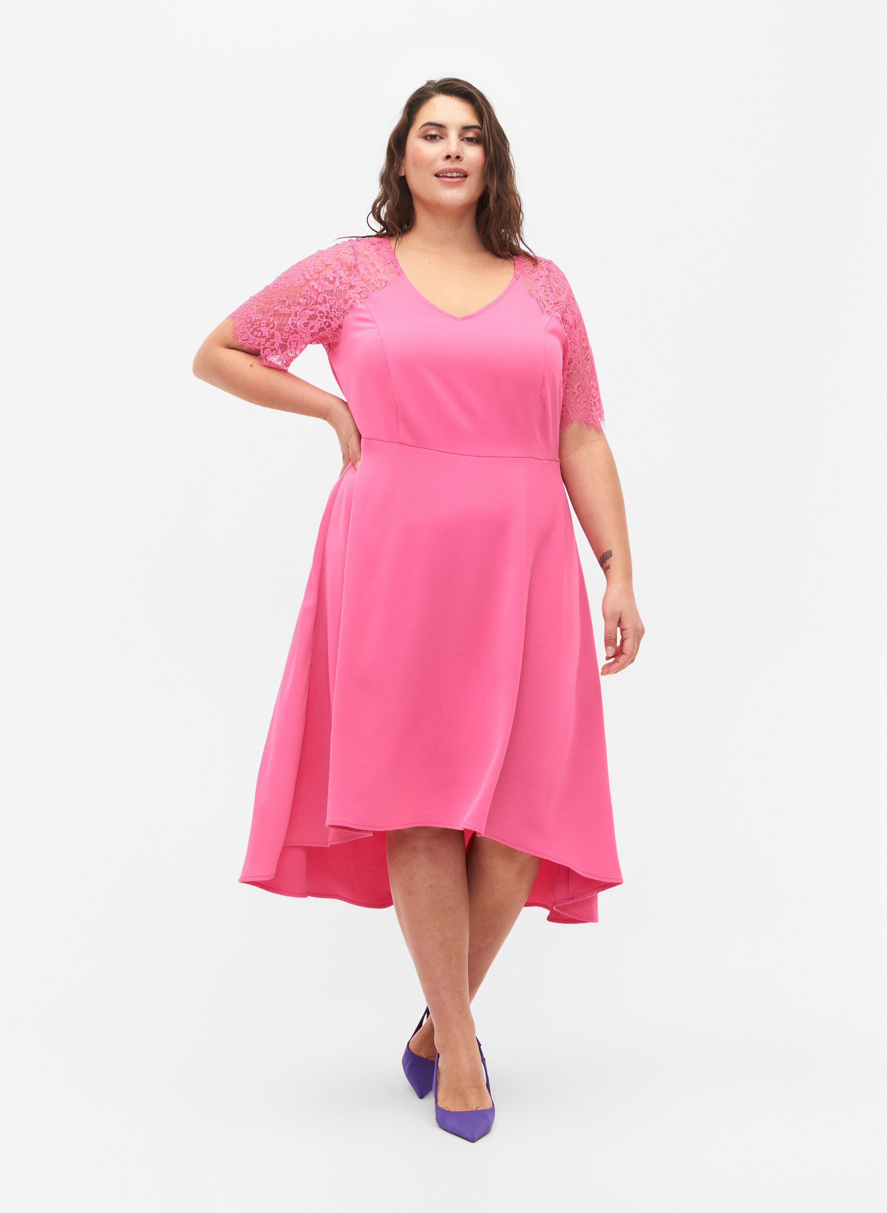 Zizzifashion Midi dress with short lace sleeves, Shocking Pink, Model image number 0