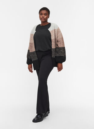 Short, wool knitted cardigan, Black stripe comb, Model image number 2