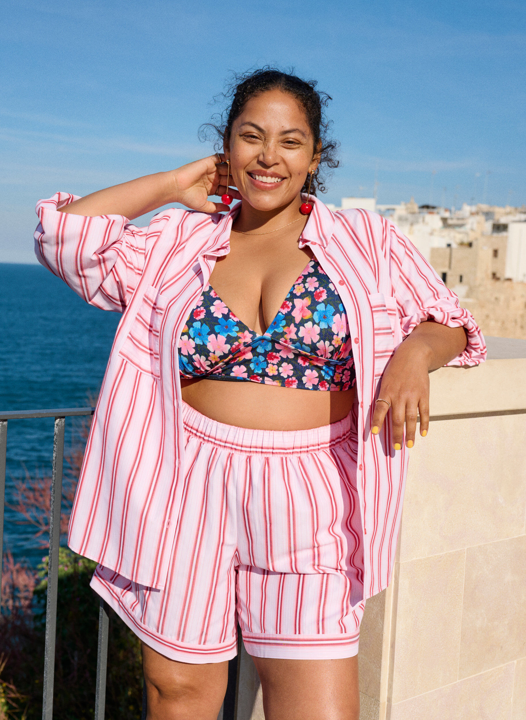 Zizzifashion Loose shorts with stripes and pockets, Pink, Image image number 0