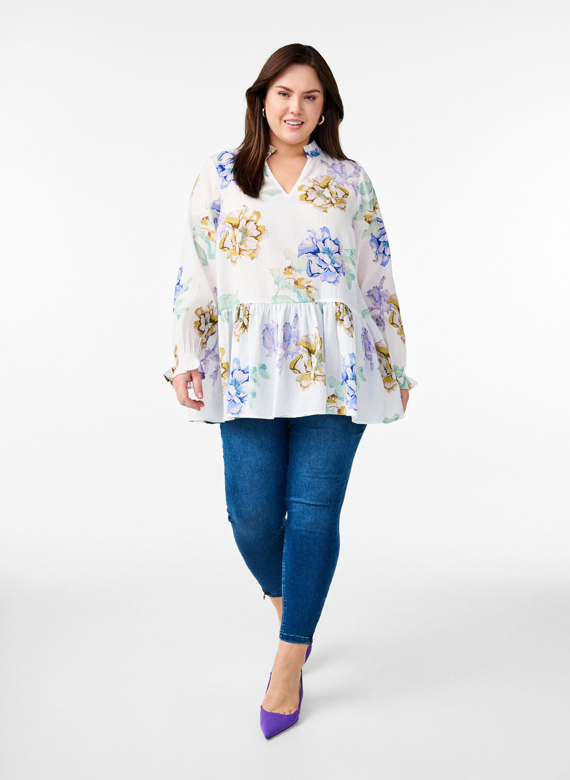 Zizzifashion Pleated tunic with long sleeves and floral print, White, Model image number 1