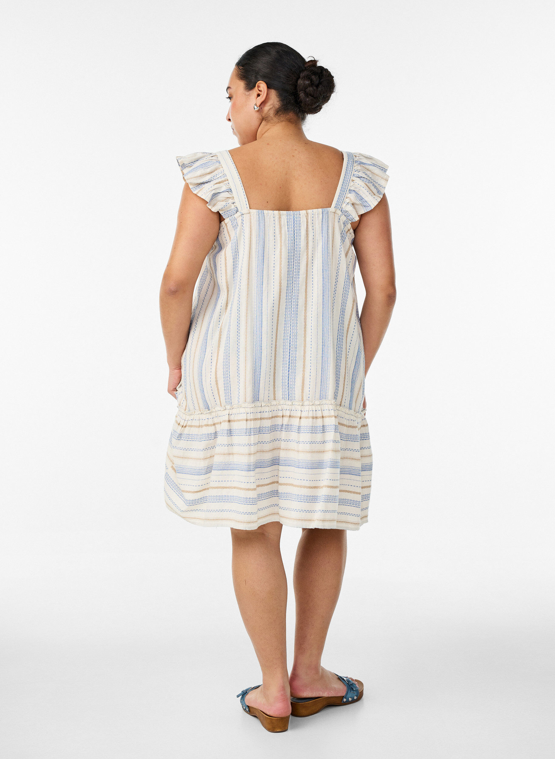 Zizzifashion Sleeveless summer dress with a woven pattern, Vanilla, Model image number 2